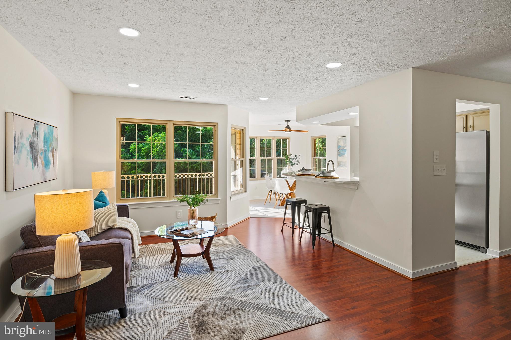 THE POND - Residential