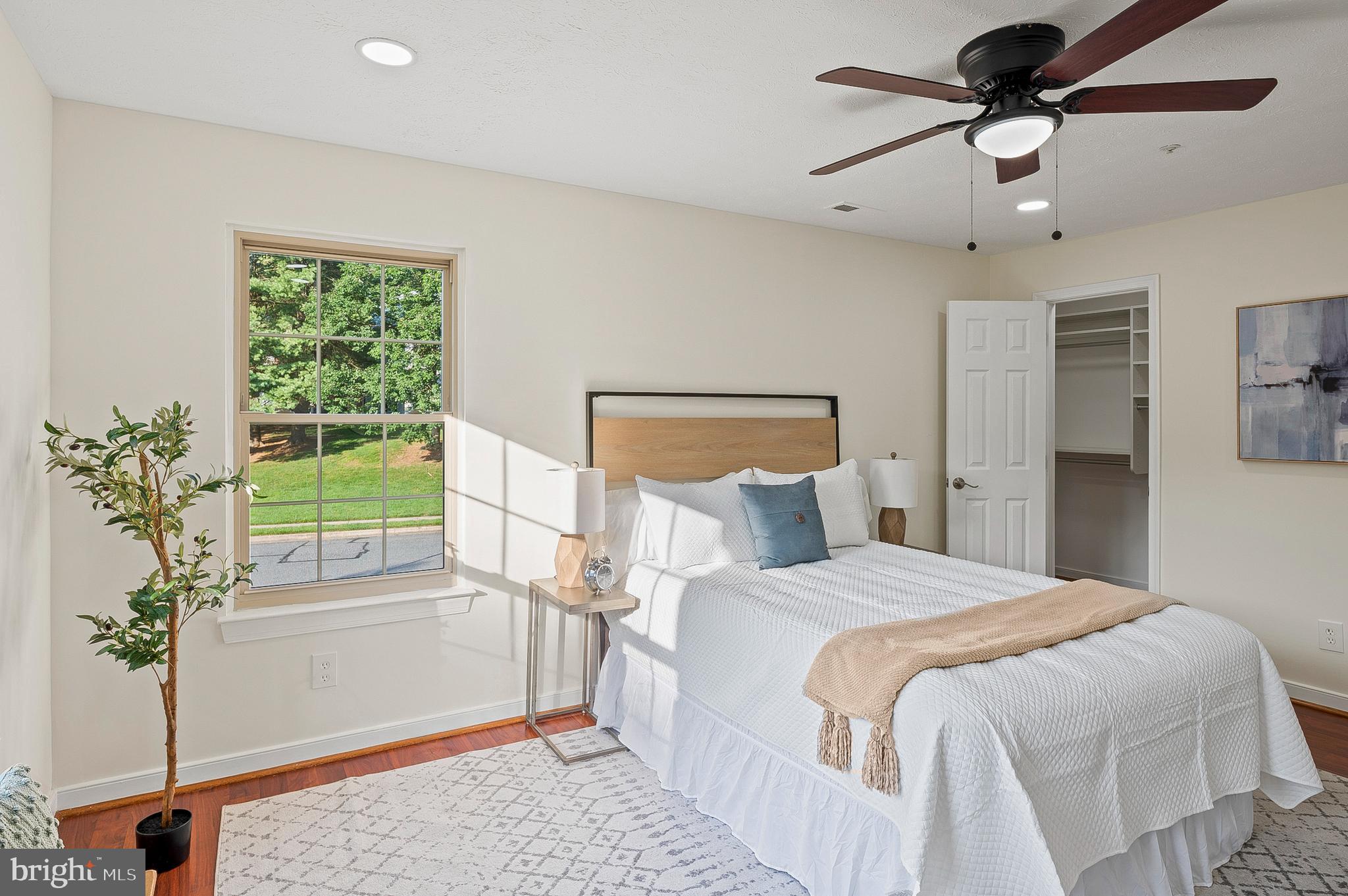 THE POND - Residential