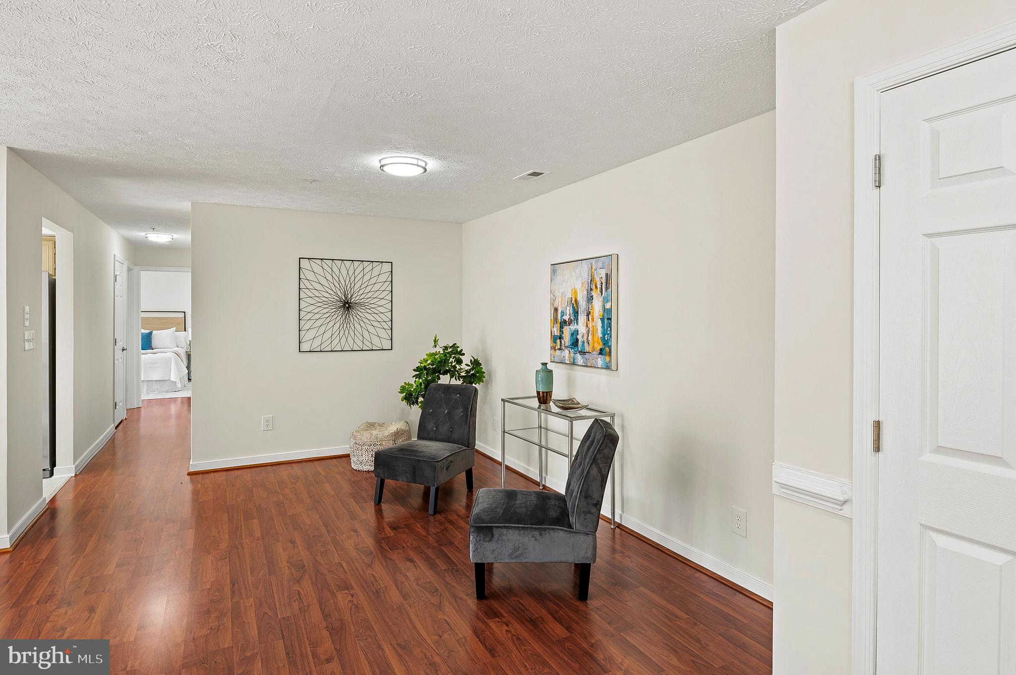 THE POND - Residential