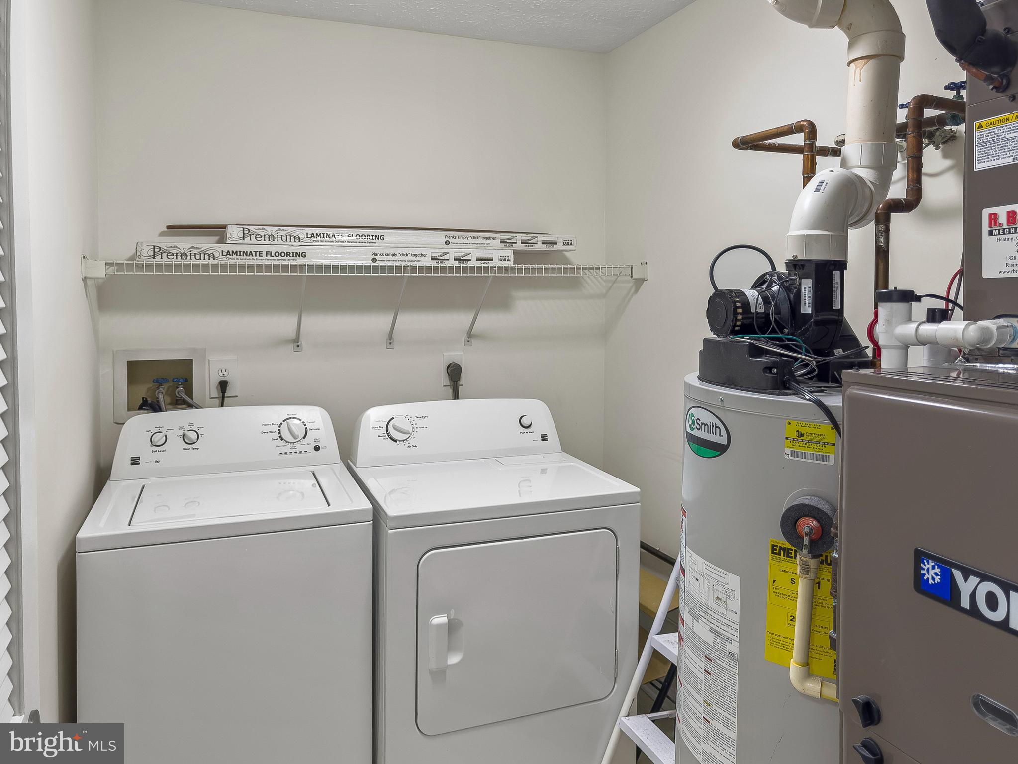 THE POND - Residential