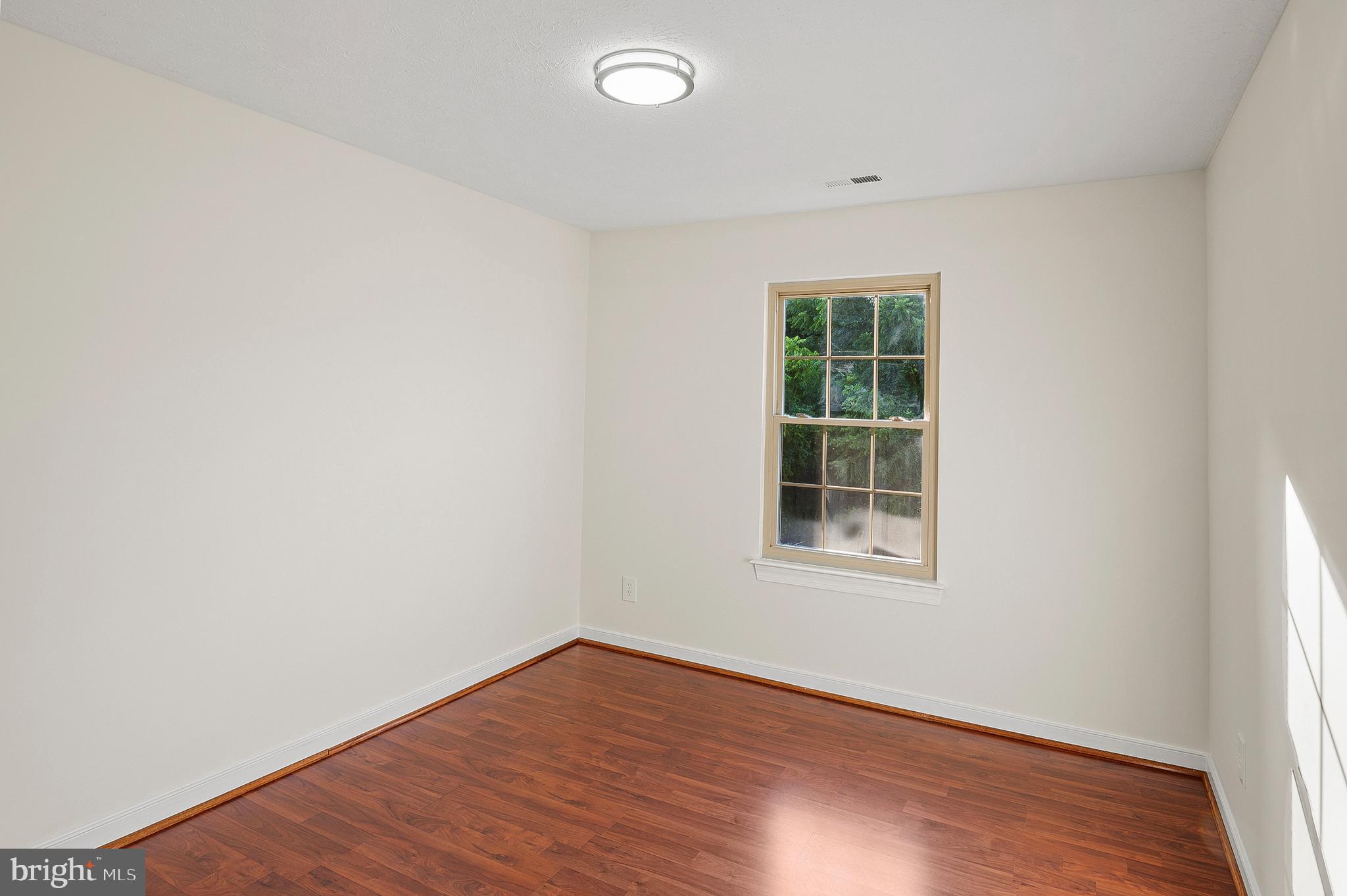 THE POND - Residential