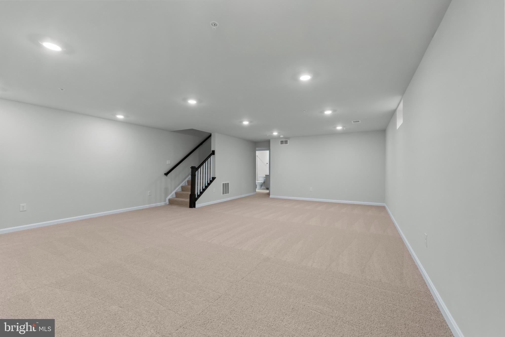 CREEKSIDE ESTATES - Residential