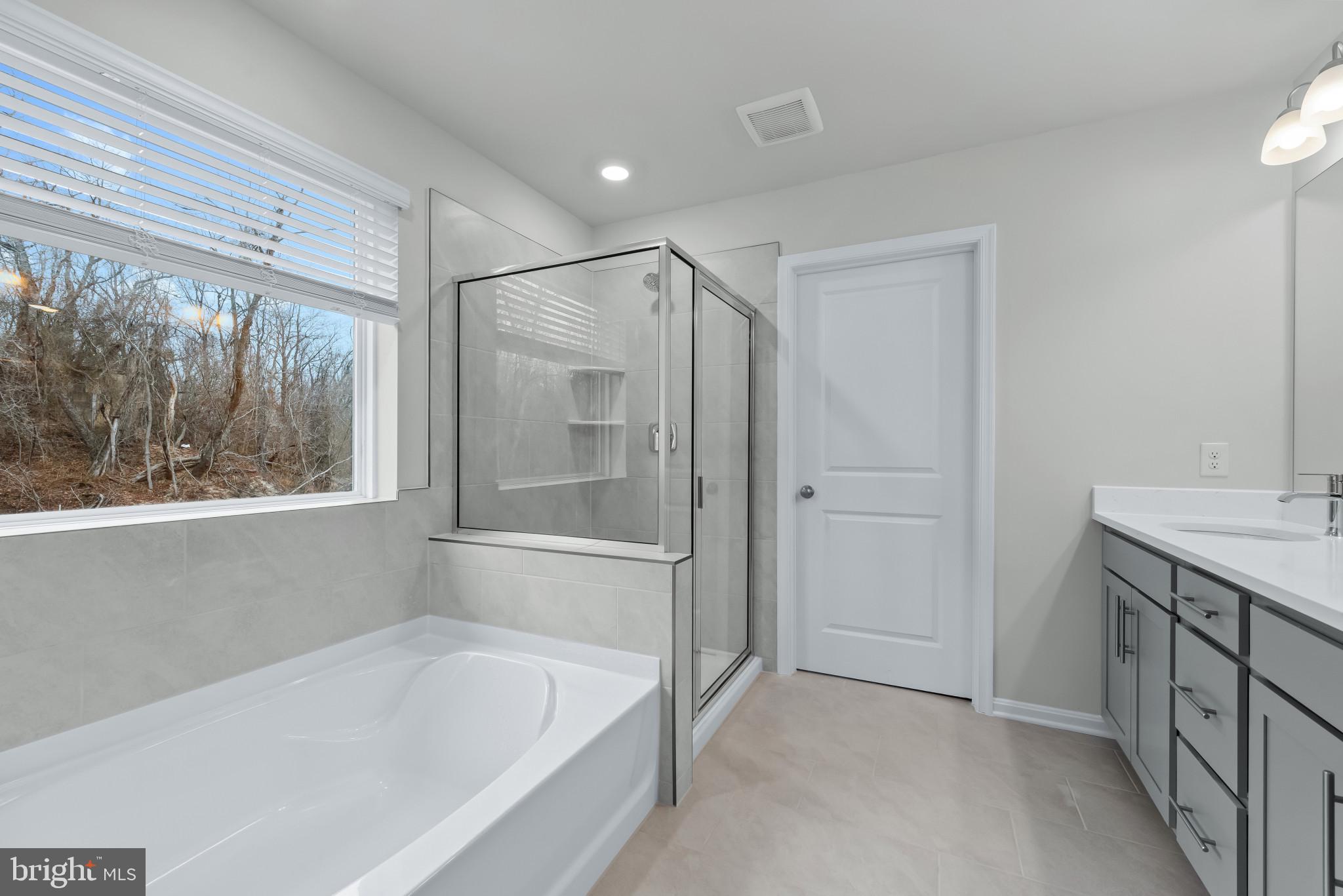 CREEKSIDE ESTATES - Residential