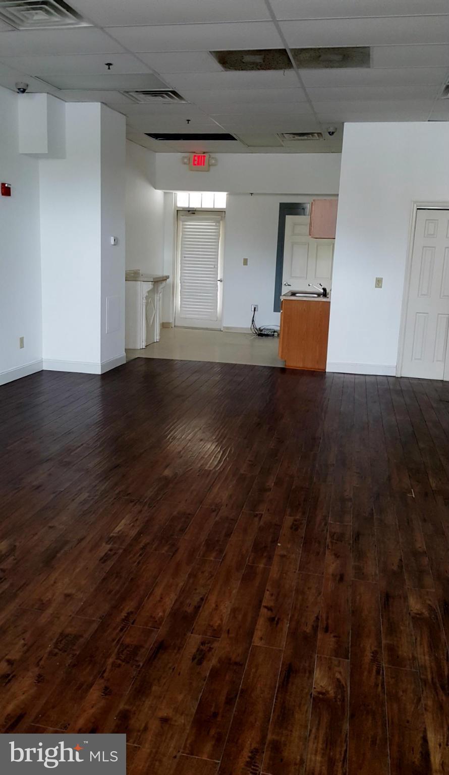 OLD DOMINION SQUARE CONDOMINIUMS - Commercial Lease