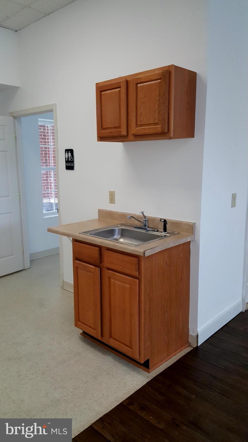 OLD DOMINION SQUARE CONDOMINIUMS - Commercial Lease