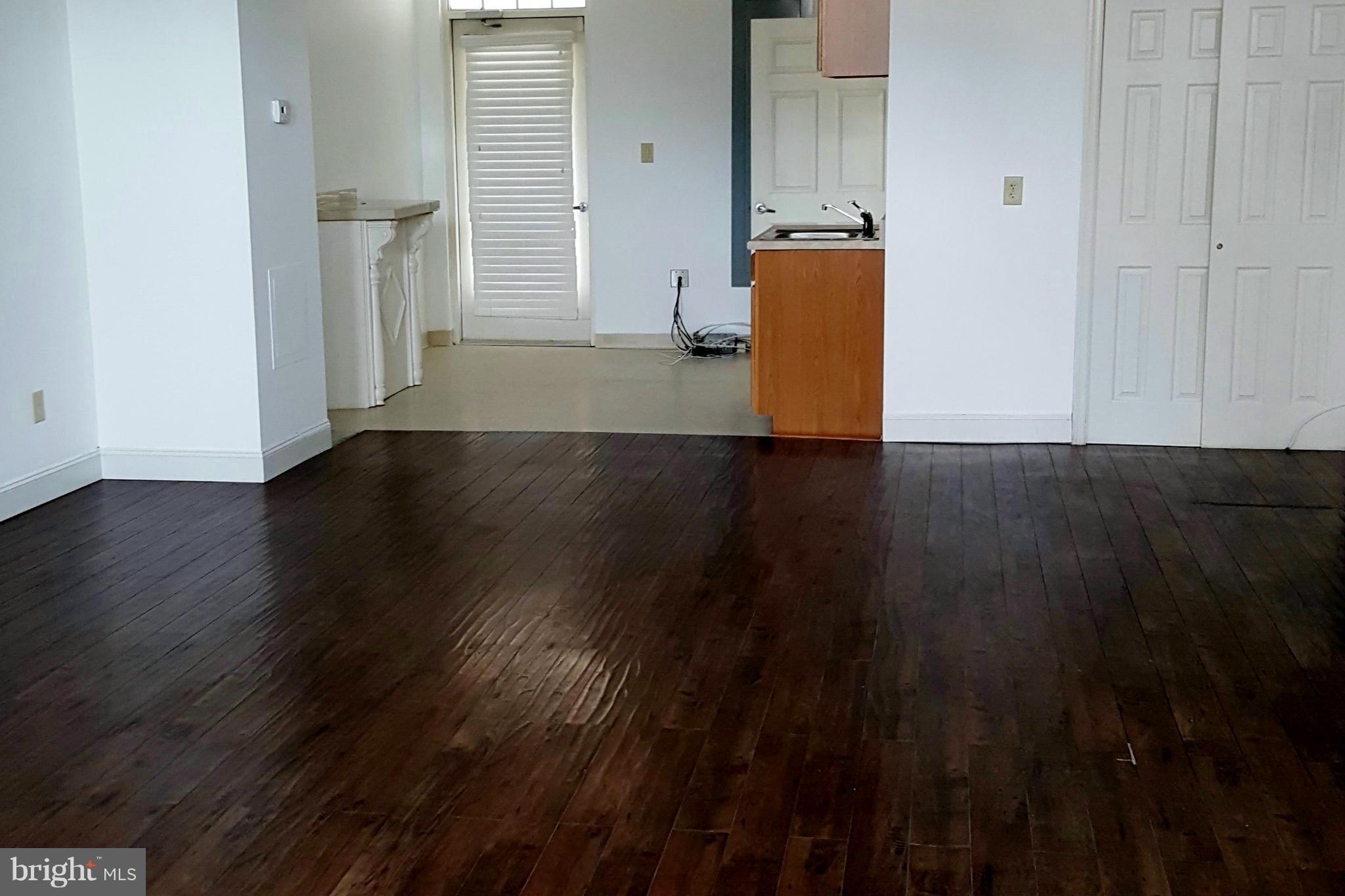 OLD DOMINION SQUARE CONDOMINIUMS - Commercial Lease