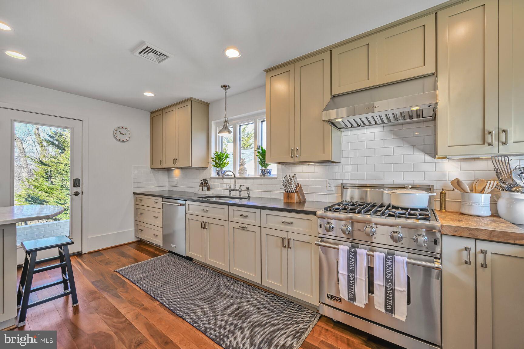 WOODHAVEN - Residential