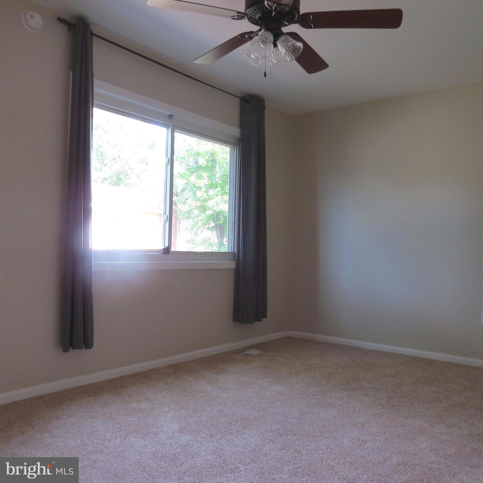 REFLECTION LAKE - Residential Lease