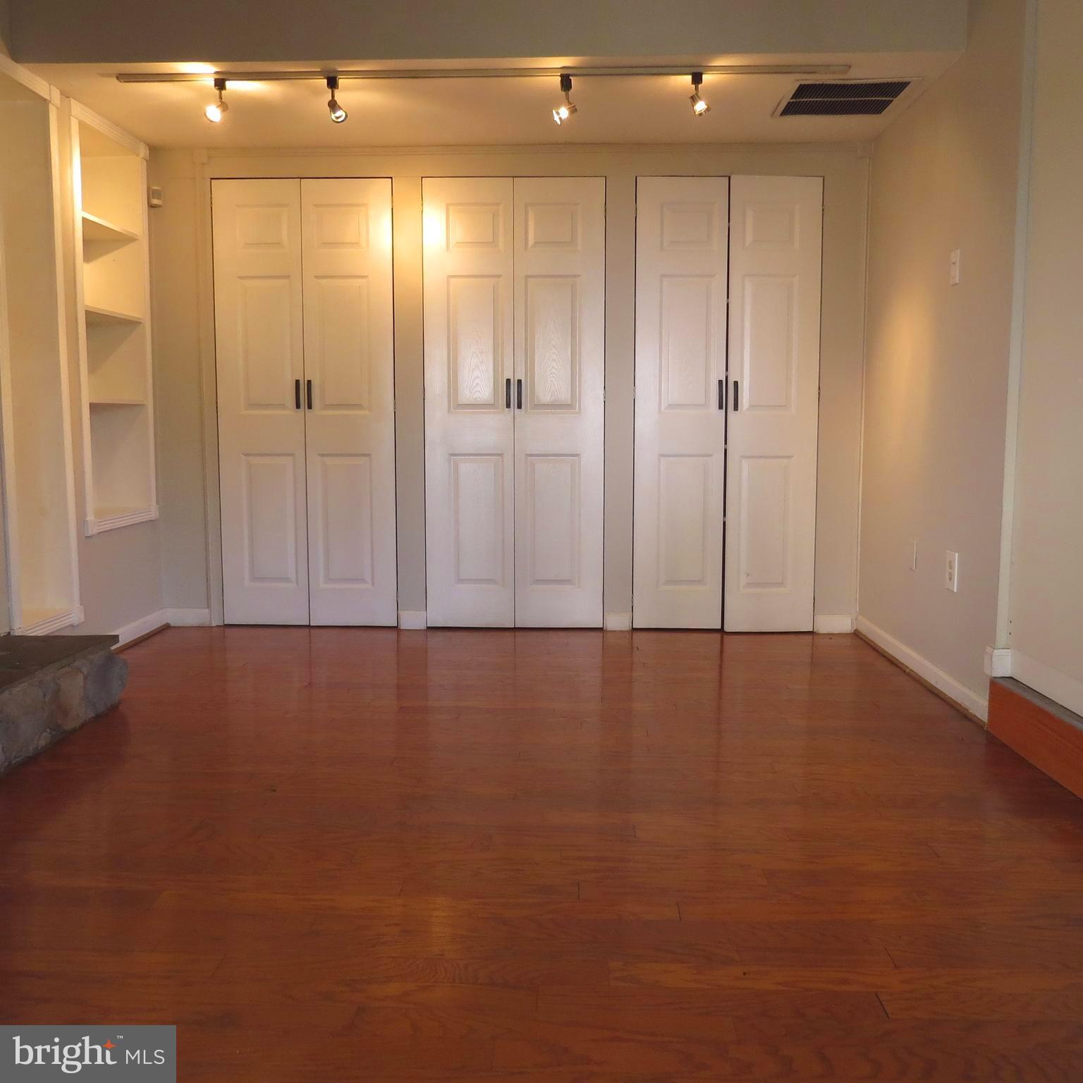 REFLECTION LAKE - Residential Lease