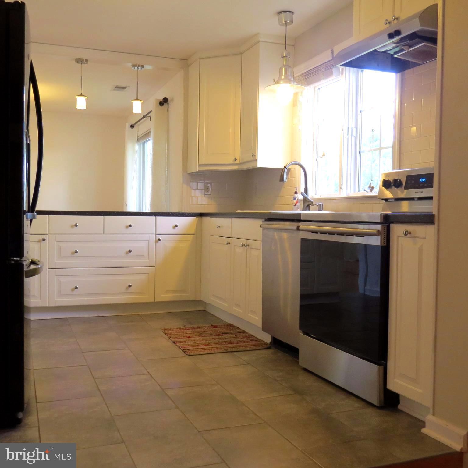 REFLECTION LAKE - Residential Lease