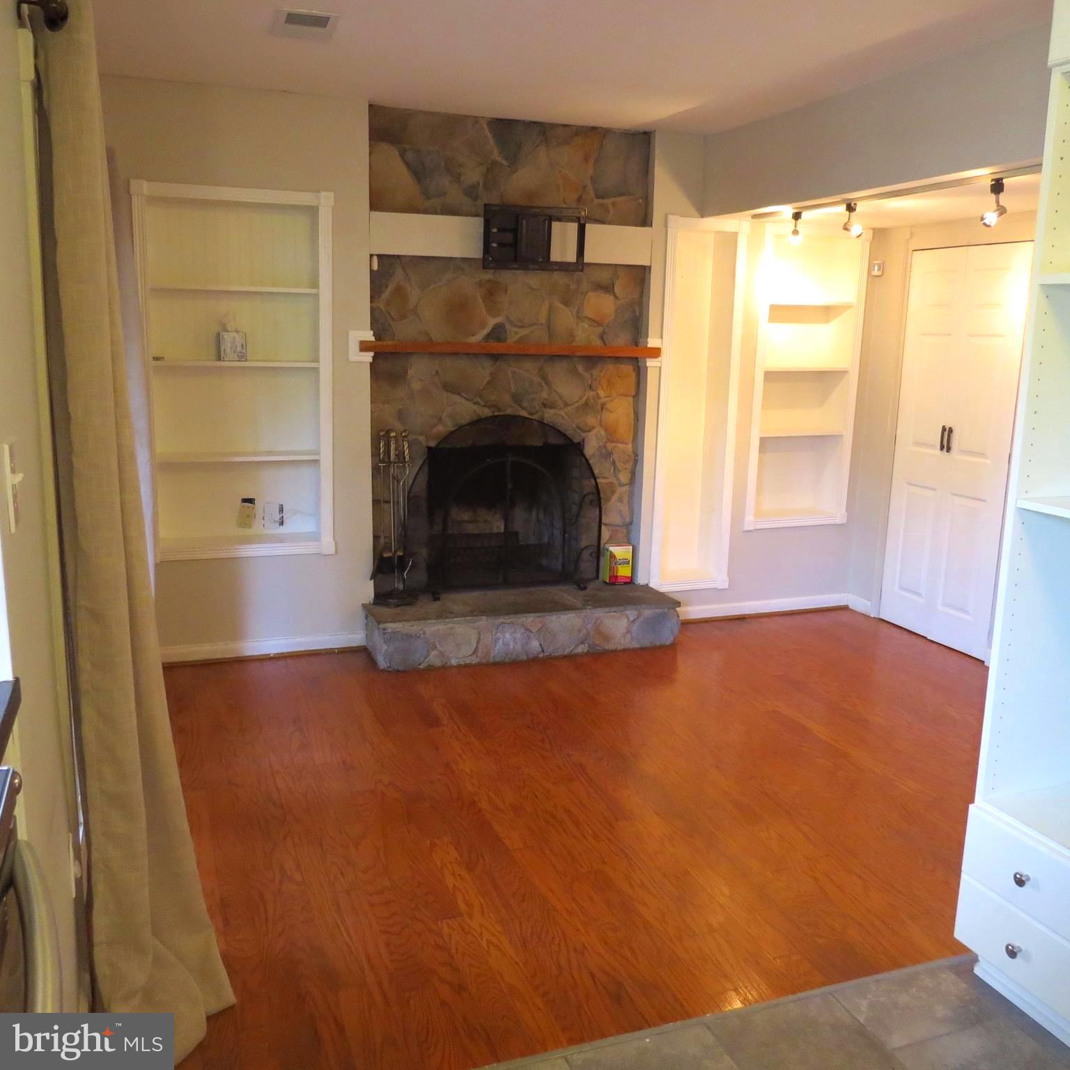 REFLECTION LAKE - Residential Lease