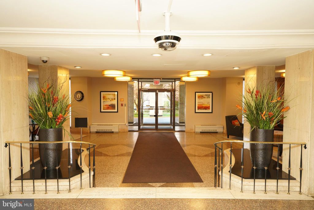 Photo of 1111 University Boulevard W #1001-A, SILVER SPRING, MD 20902 (MLS # MDMC2223964)