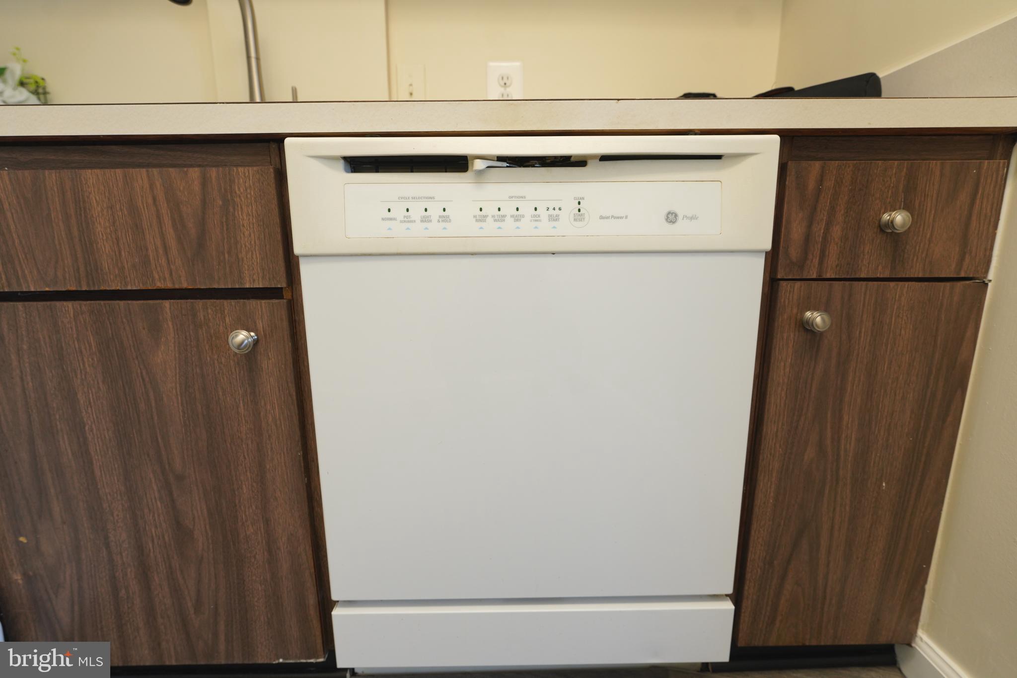 UNIVERSITY TOWERS CODM - Residential