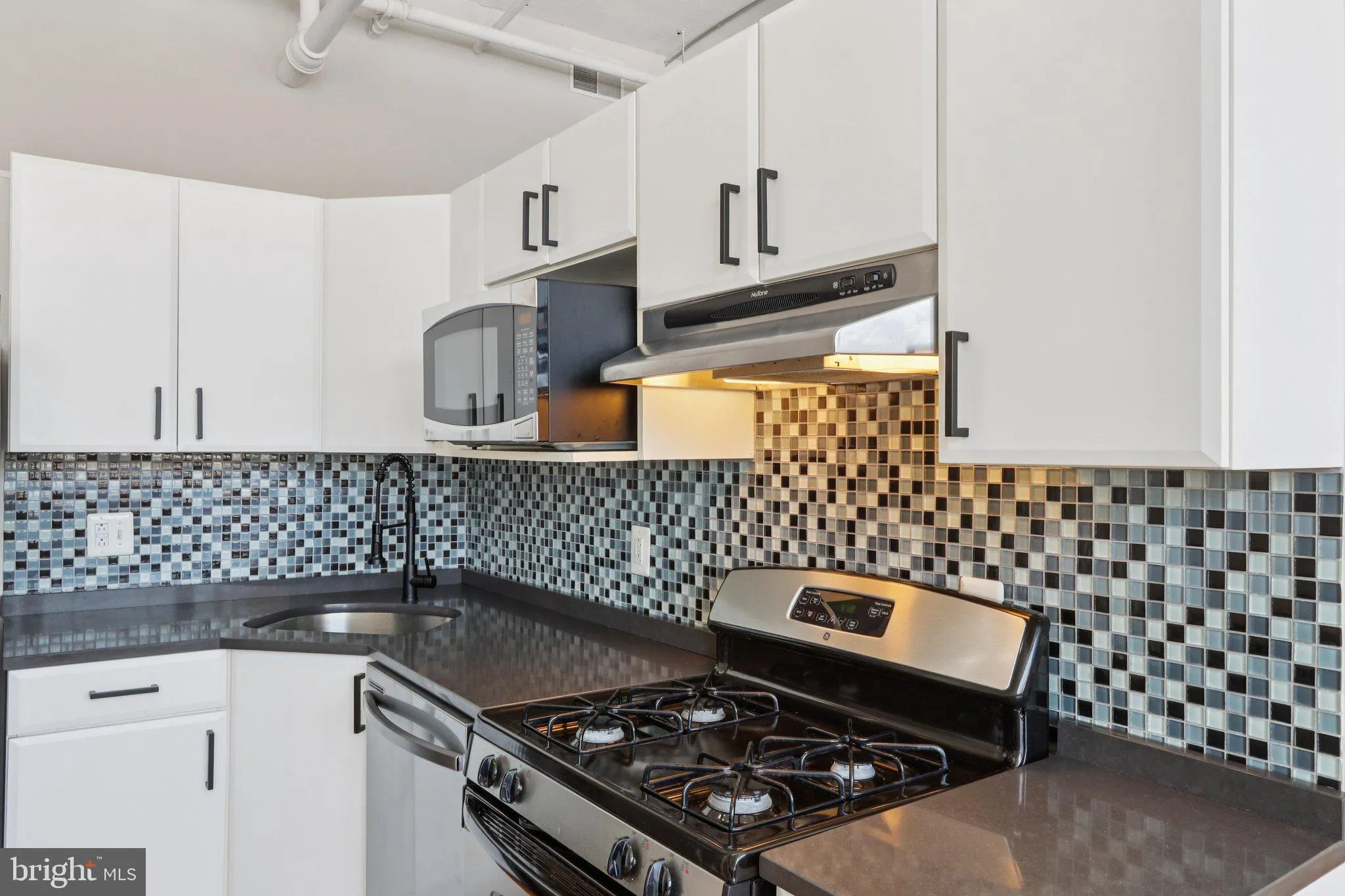 Philadelphia, Pennsylvania 19107, United States, 1 Bedroom Bedrooms, ,1 BathroomBathrooms,Residential,Coming Soon,163898