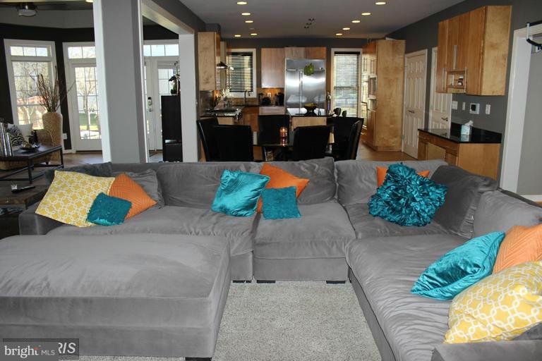 CHAPEL GROVE - Residential