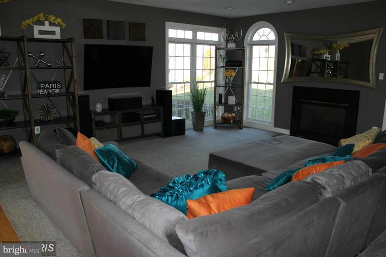 CHAPEL GROVE - Residential