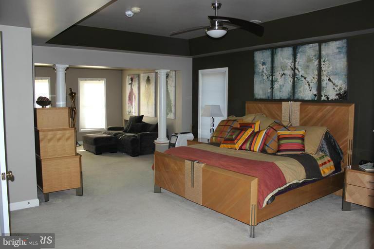 CHAPEL GROVE - Residential