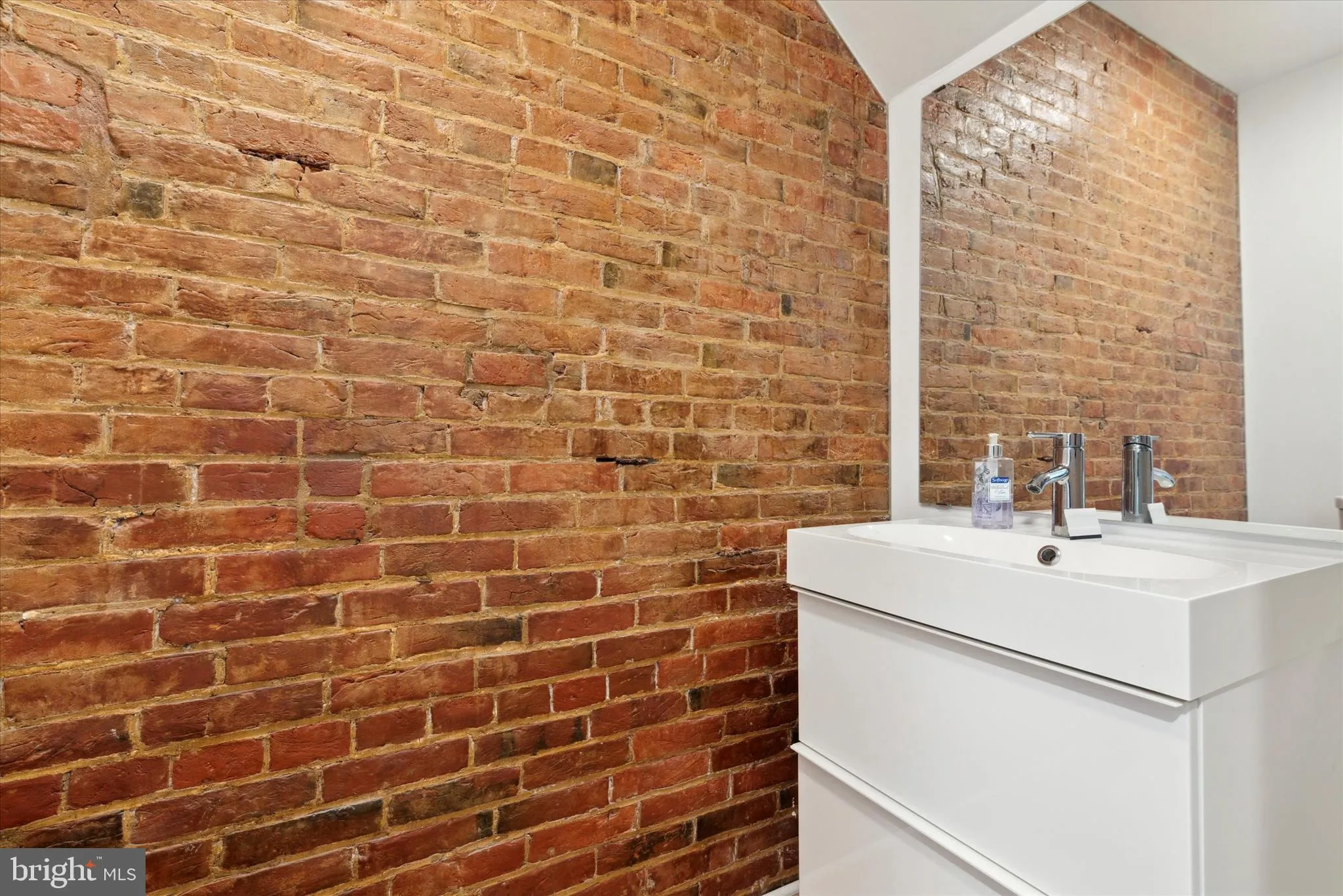 Philadelphia, Pennsylvania 19123, United States, 2 Bedrooms Bedrooms, ,2 BathroomsBathrooms,Residential,Active,34043