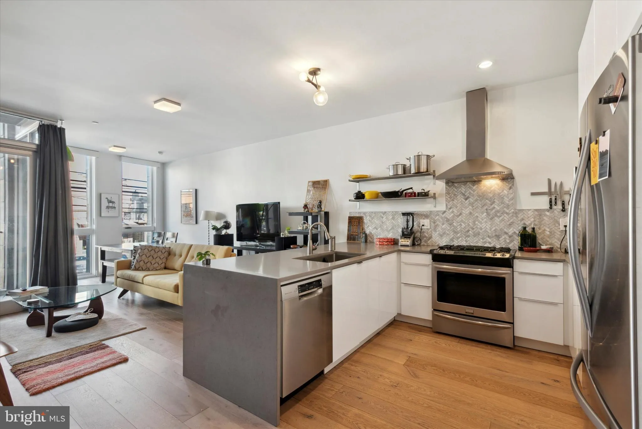Philadelphia, Pennsylvania 19123, United States, 2 Bedrooms Bedrooms, ,2 BathroomsBathrooms,Residential,Active,34043