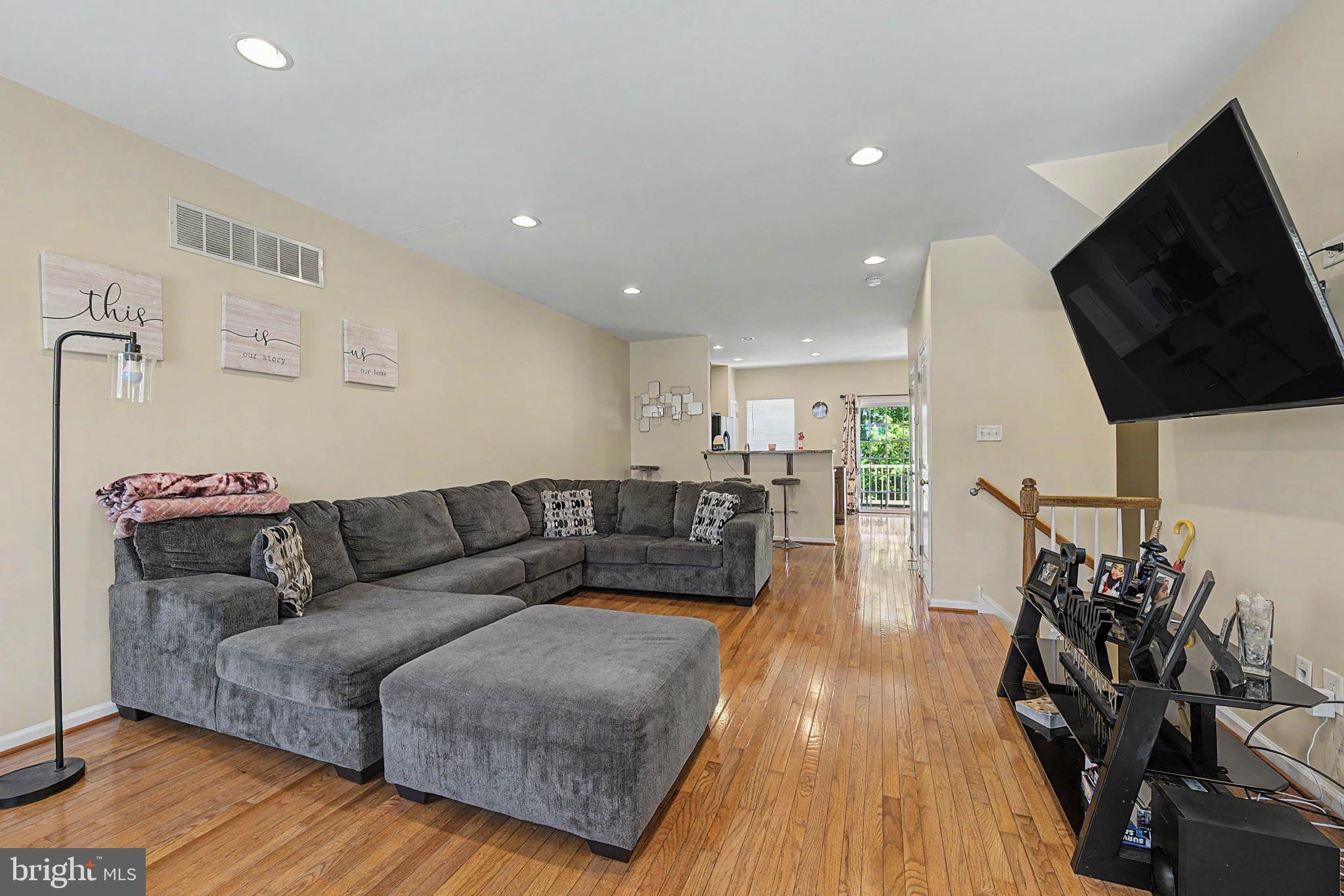 102 WINTERBERRY WAY