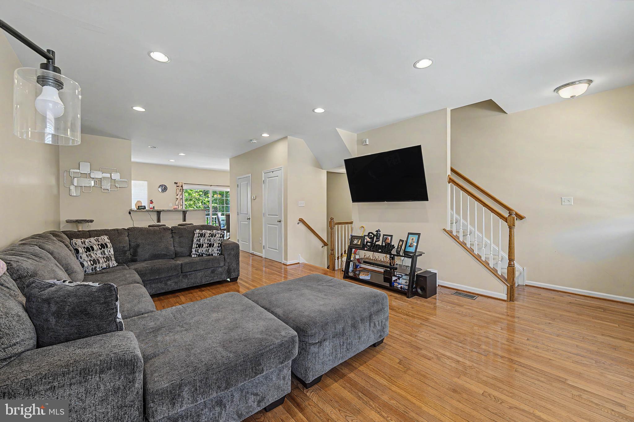 102 WINTERBERRY WAY