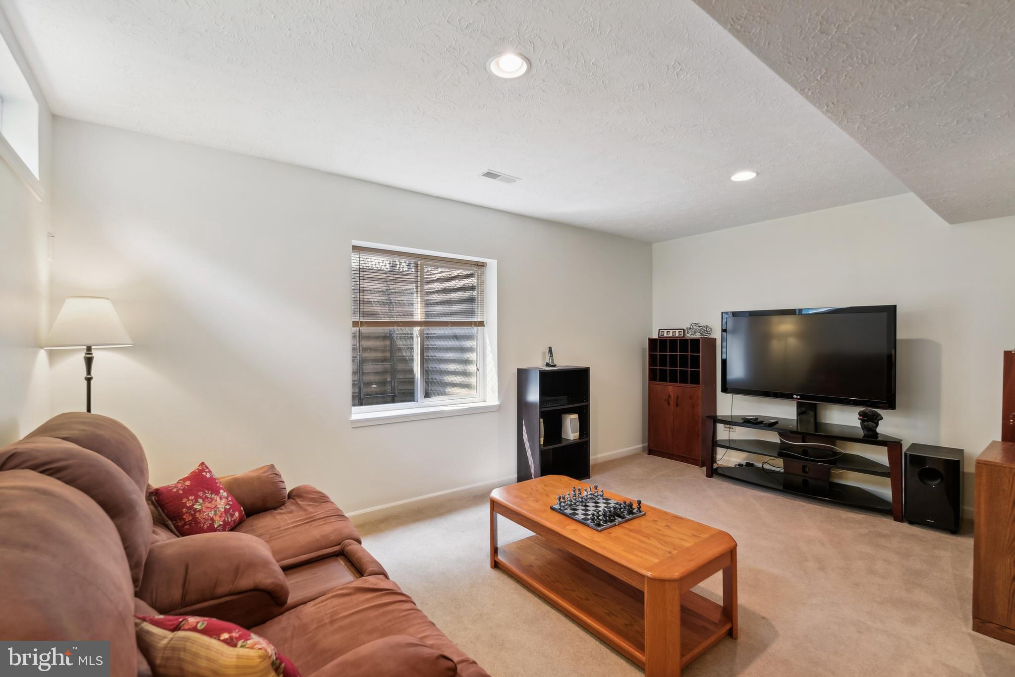 THE COURTS OF MALLORY - Residential