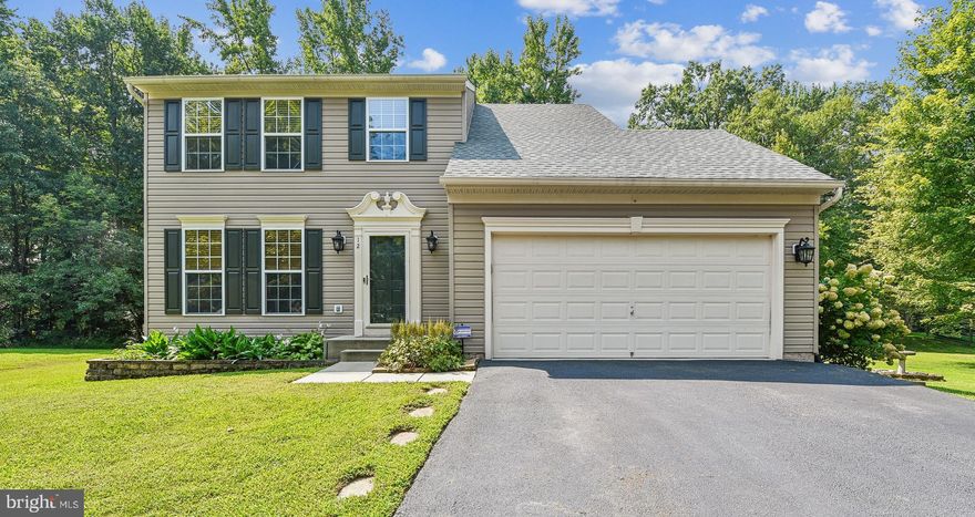 Prime location. End of cul-de-sac . Backs to woods. Main level features spacious family room that opens to kitchen area with island. Sliding glass doors lead to a beautiful deck with views of the woods. The main level is completed with a formal dining room and a powder room. Upper level features a primary bedroom with walk-in closet , ensuite bath with double bowl vanity, corner jetted soaking tub and a separate glass enclosed shower. There are two additional bedrooms, a laundry area and another full bath on this level. The lowest level is complete with a large family room with an egress window . Potential for an additional bedroom, too. There's also a large unfinished area for storage and utilities. Includes a bath rough-in, sump pump and double utility sink. 
Tankless water heater 2021. Water filtration system 2021. HVAC 2022. Roof 2022. Gutter guard system 2020. Fence 2020.