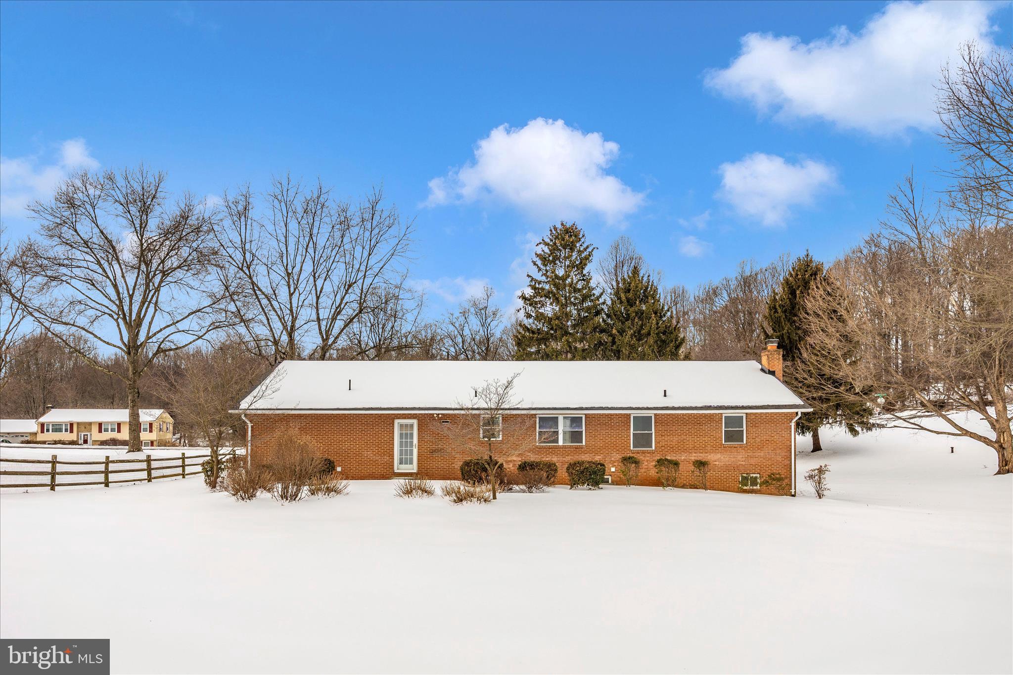 ROLLING HILLS - Residential