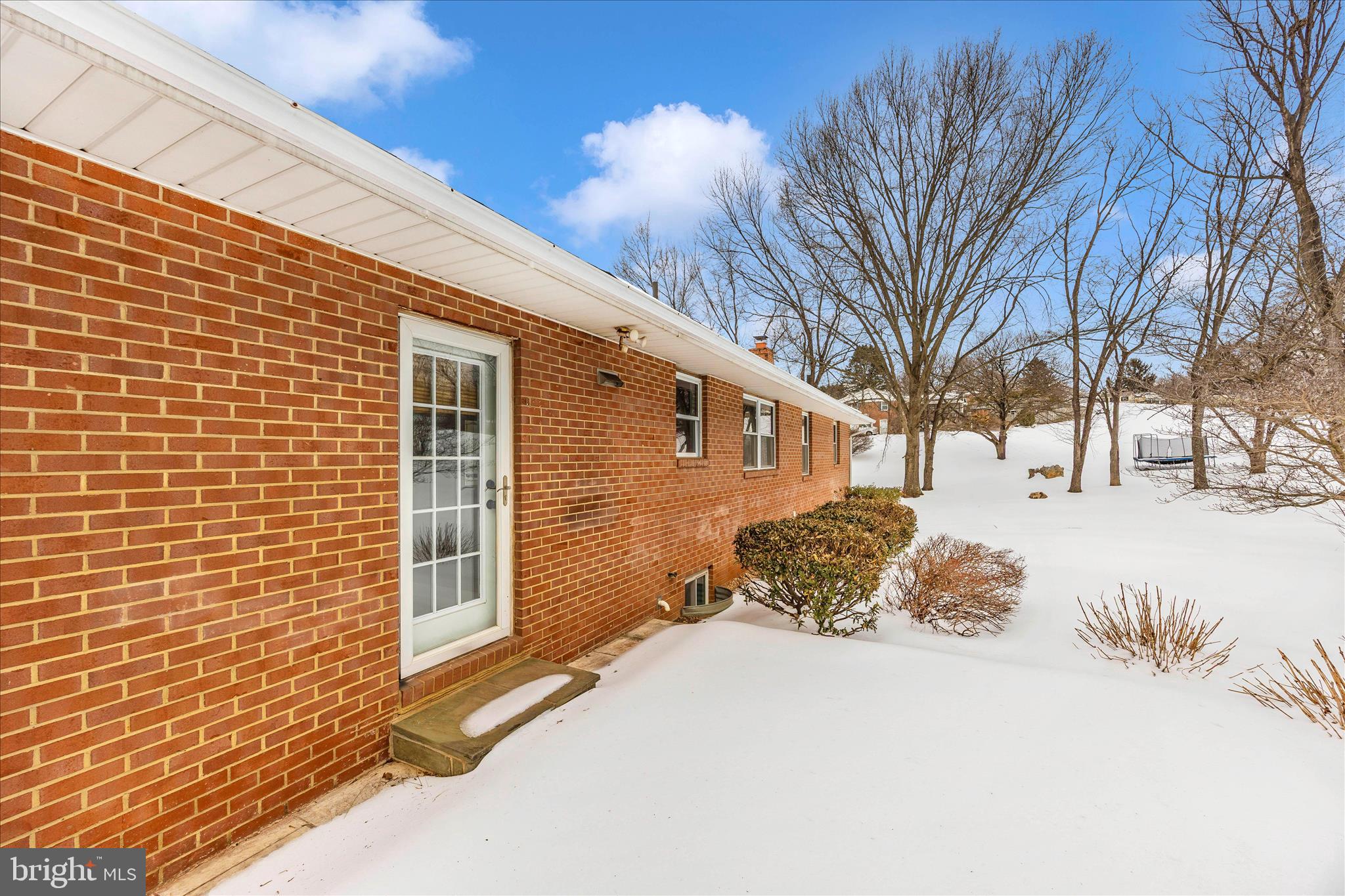 ROLLING HILLS - Residential