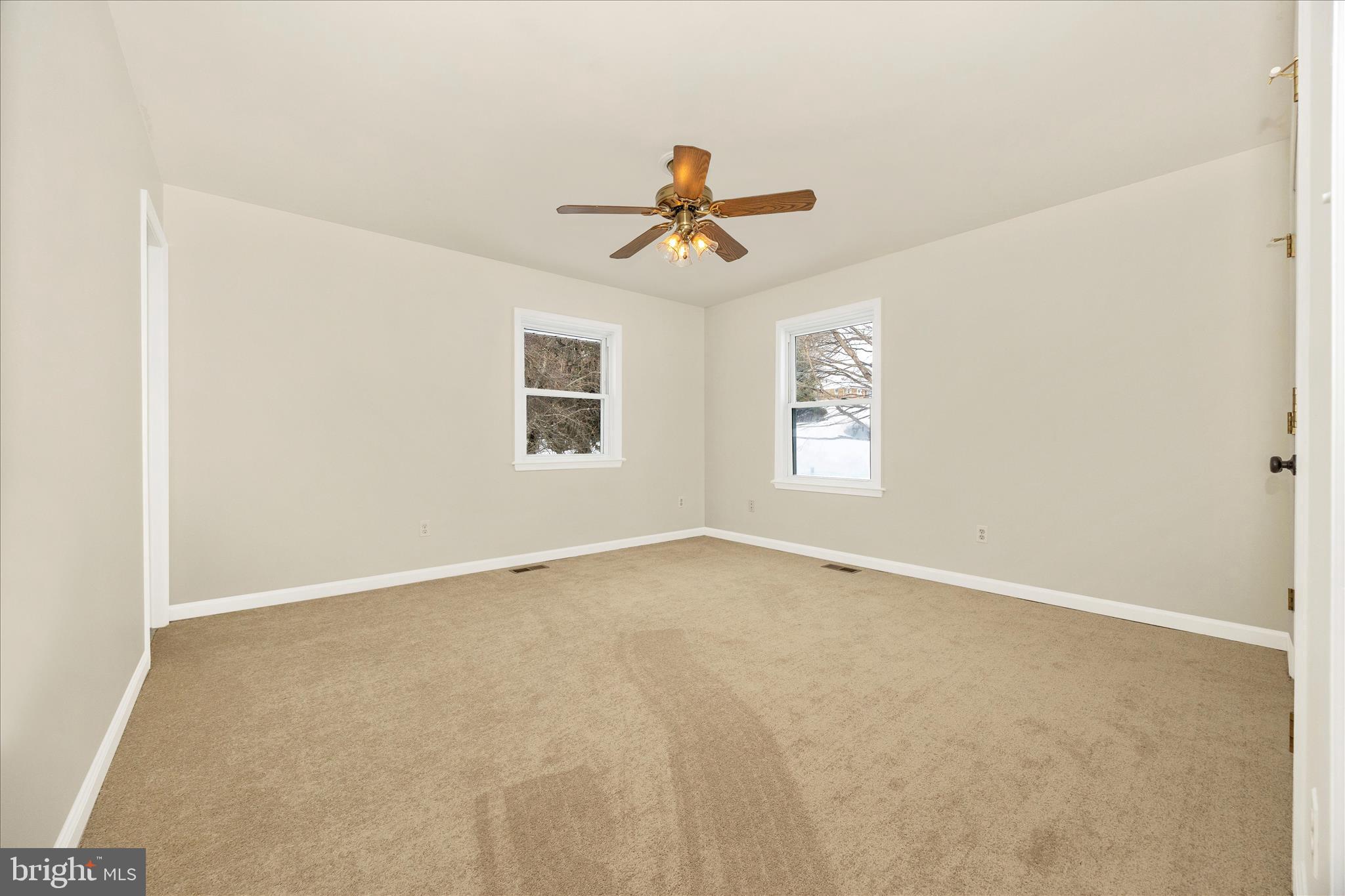 ROLLING HILLS - Residential