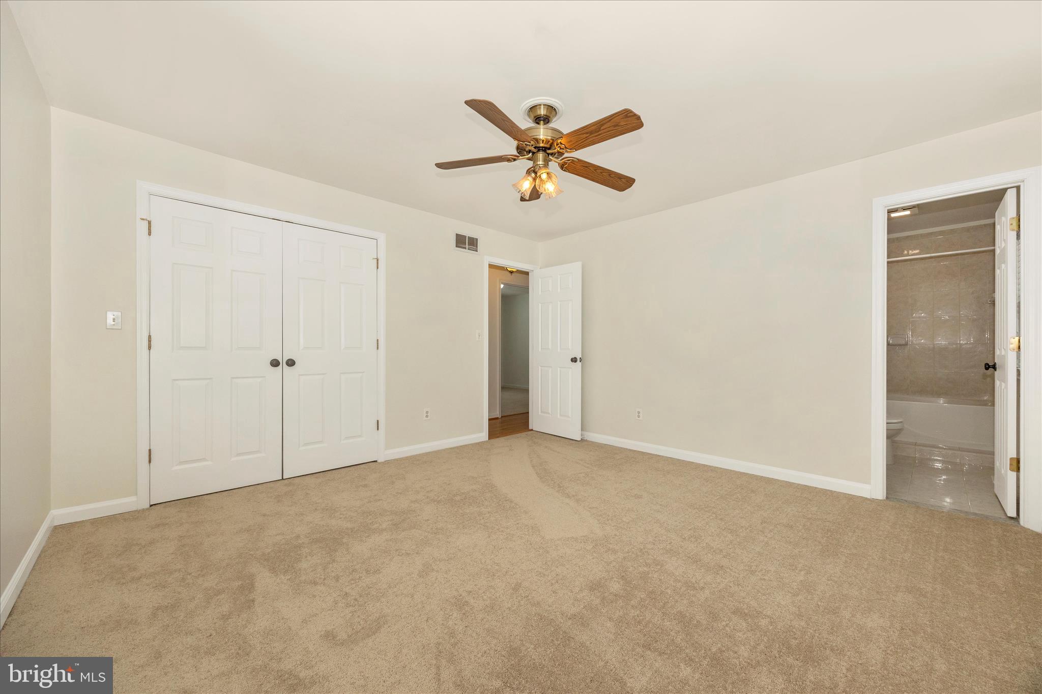 ROLLING HILLS - Residential