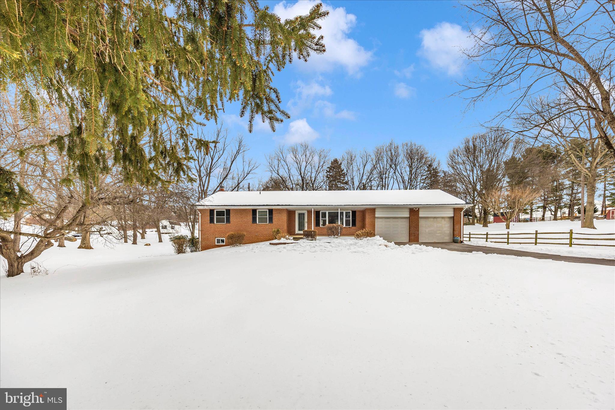 ROLLING HILLS - Residential