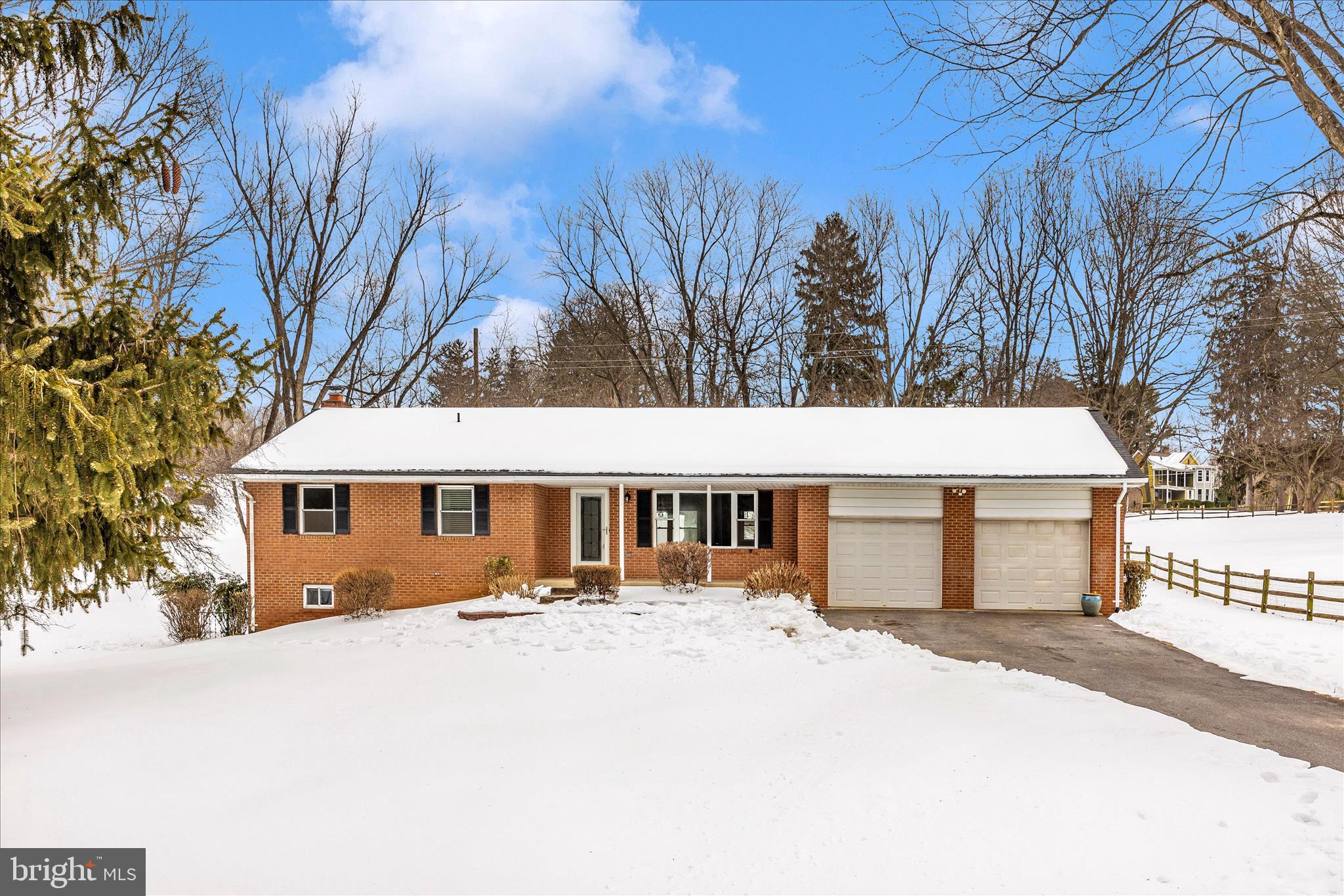 ROLLING HILLS - Residential