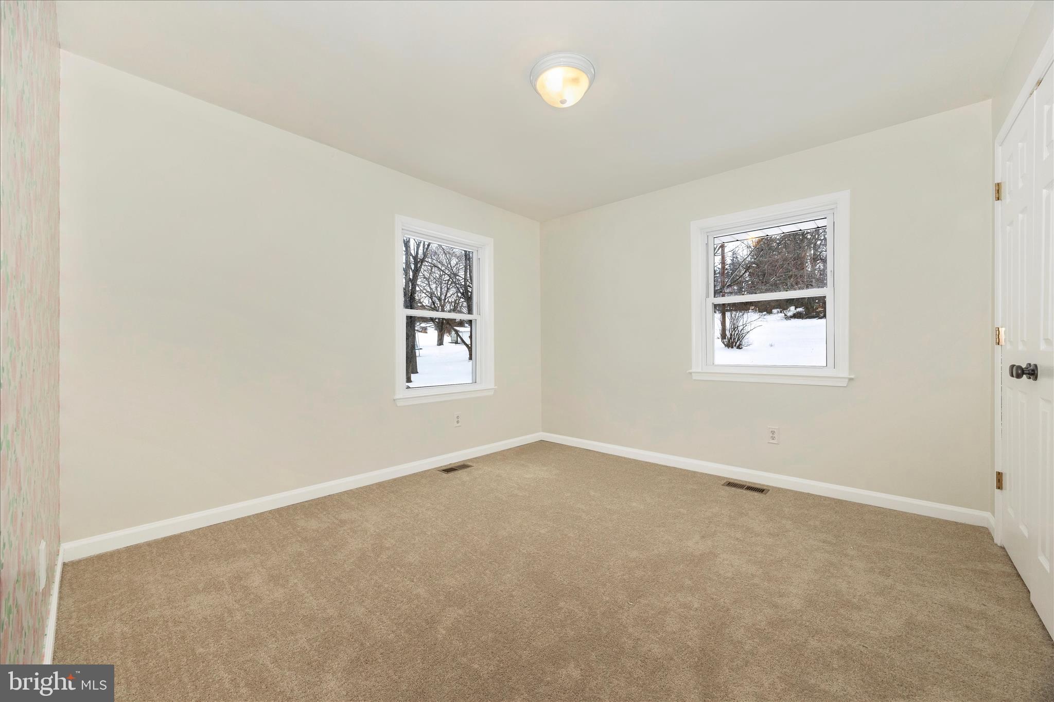 ROLLING HILLS - Residential