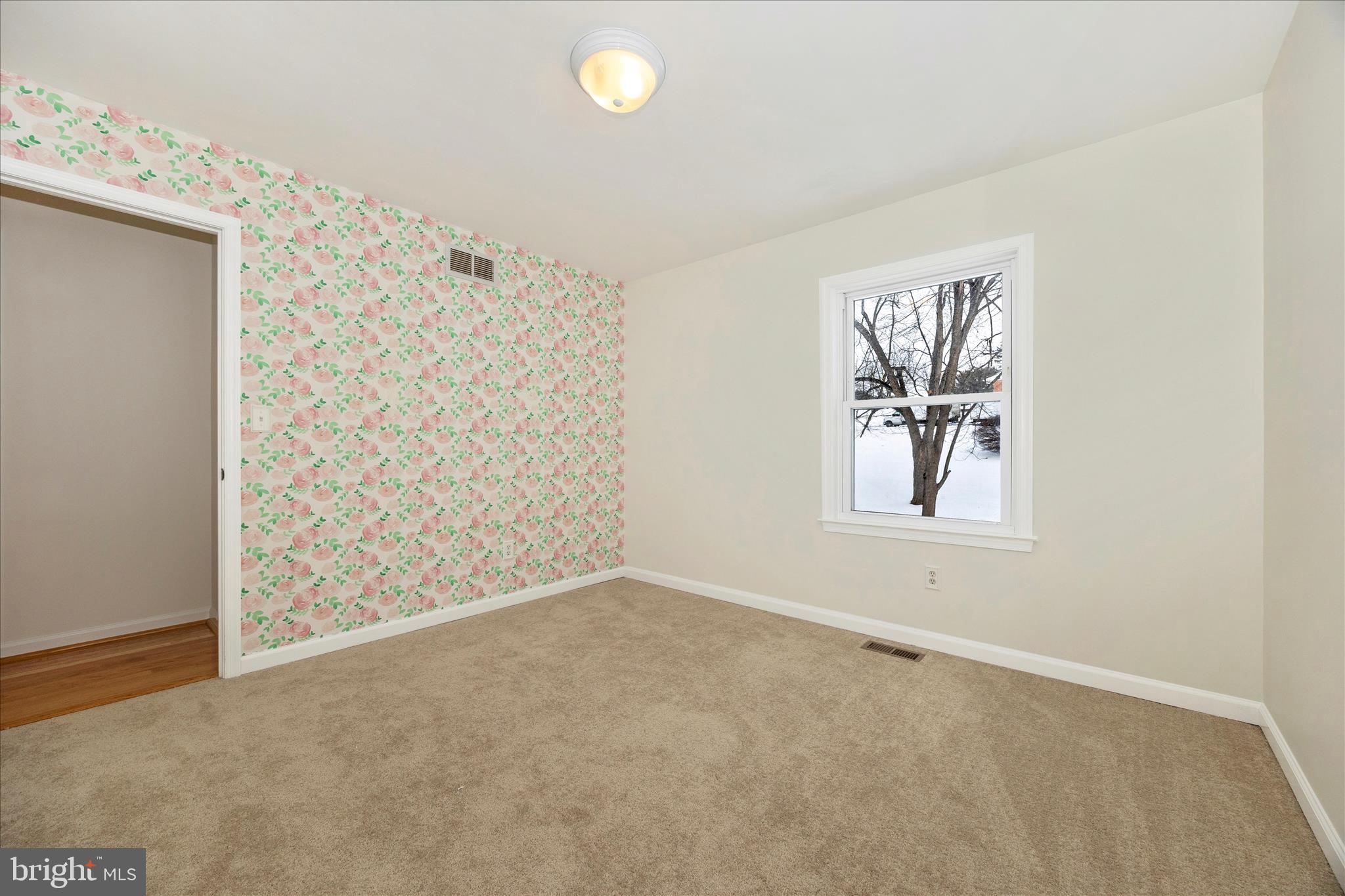 ROLLING HILLS - Residential