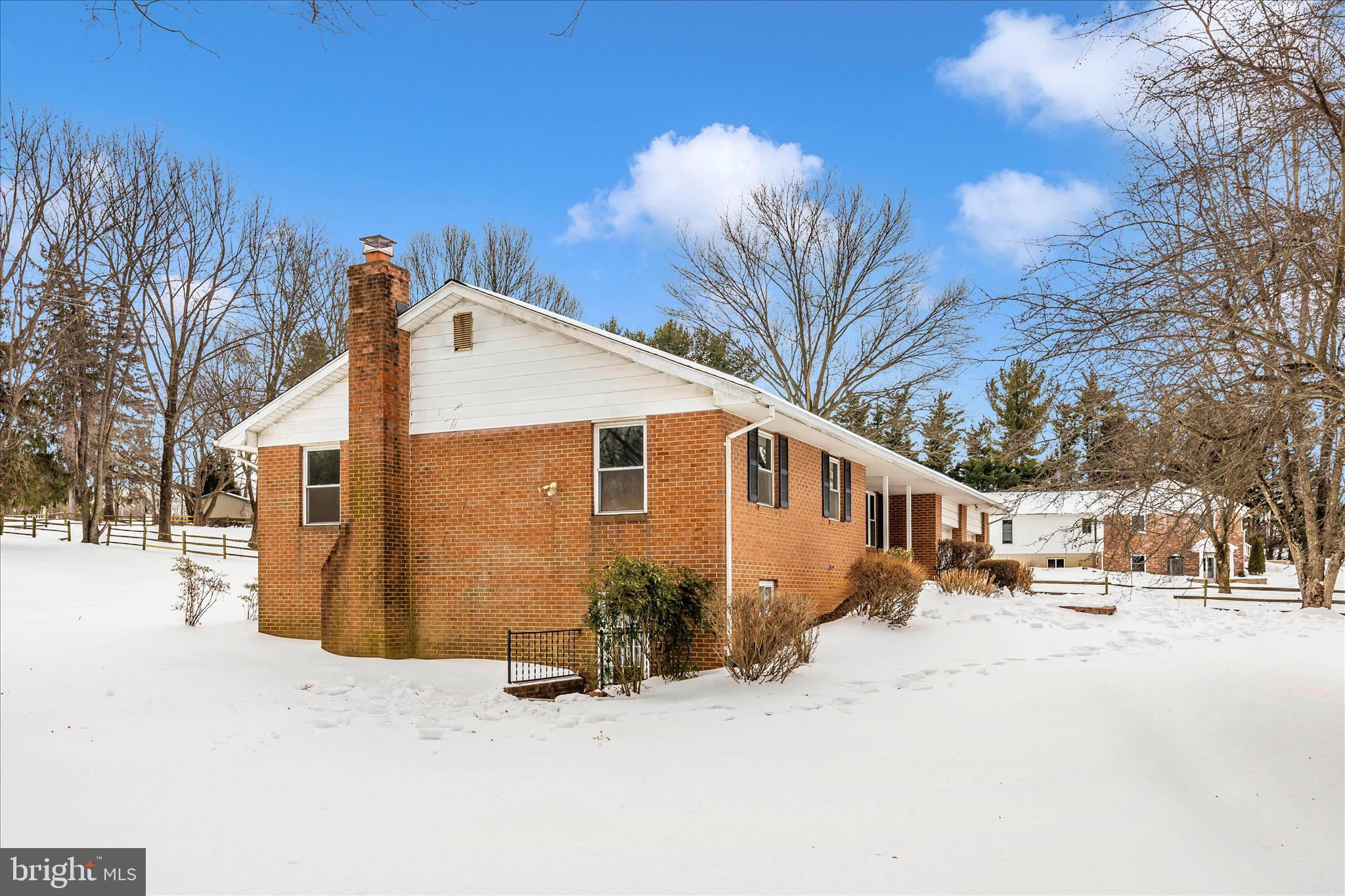 ROLLING HILLS - Residential