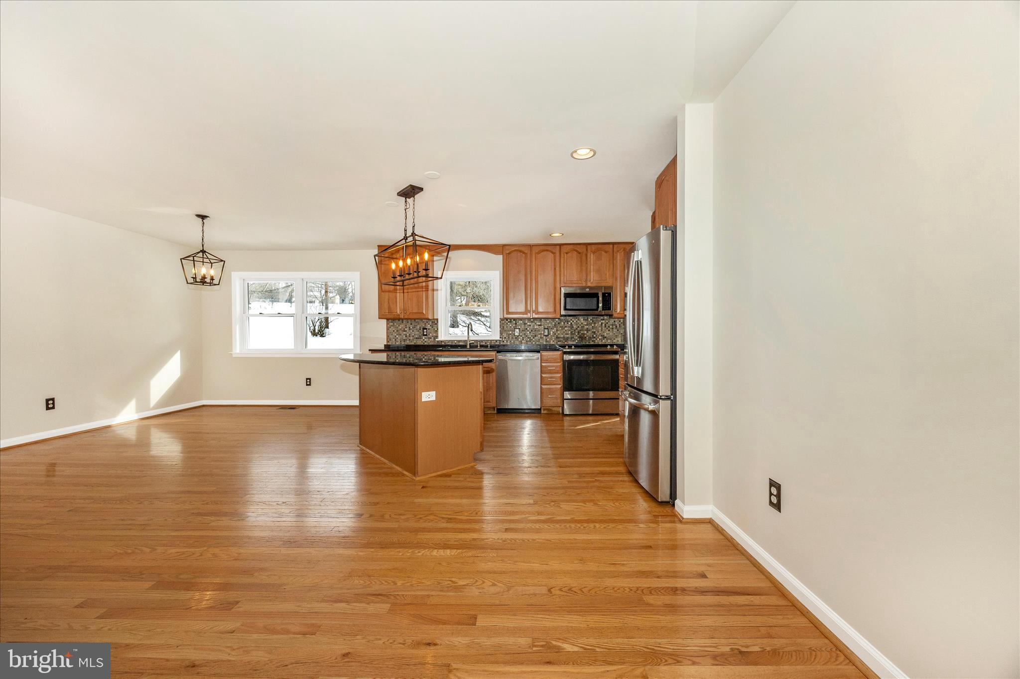 ROLLING HILLS - Residential