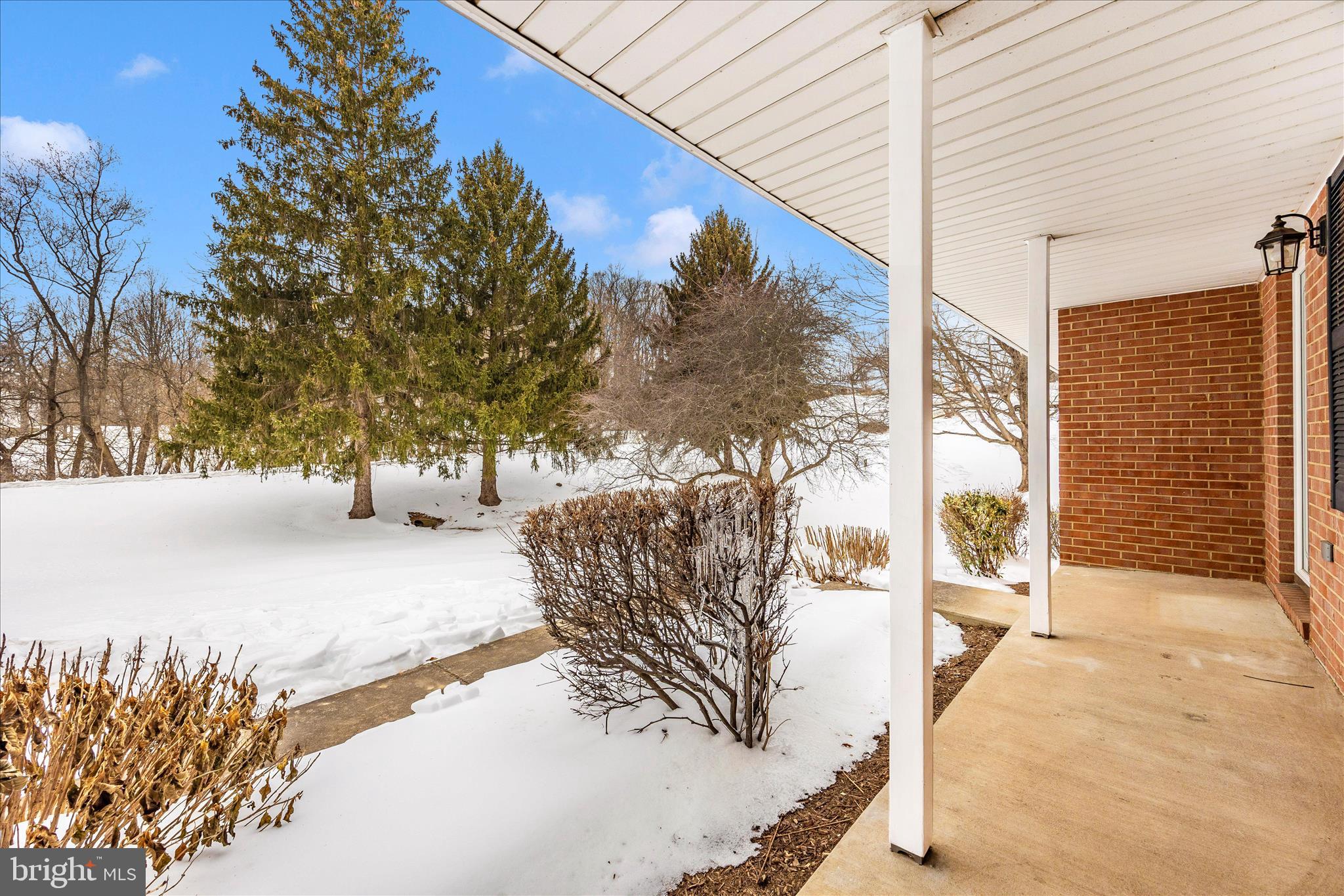 ROLLING HILLS - Residential