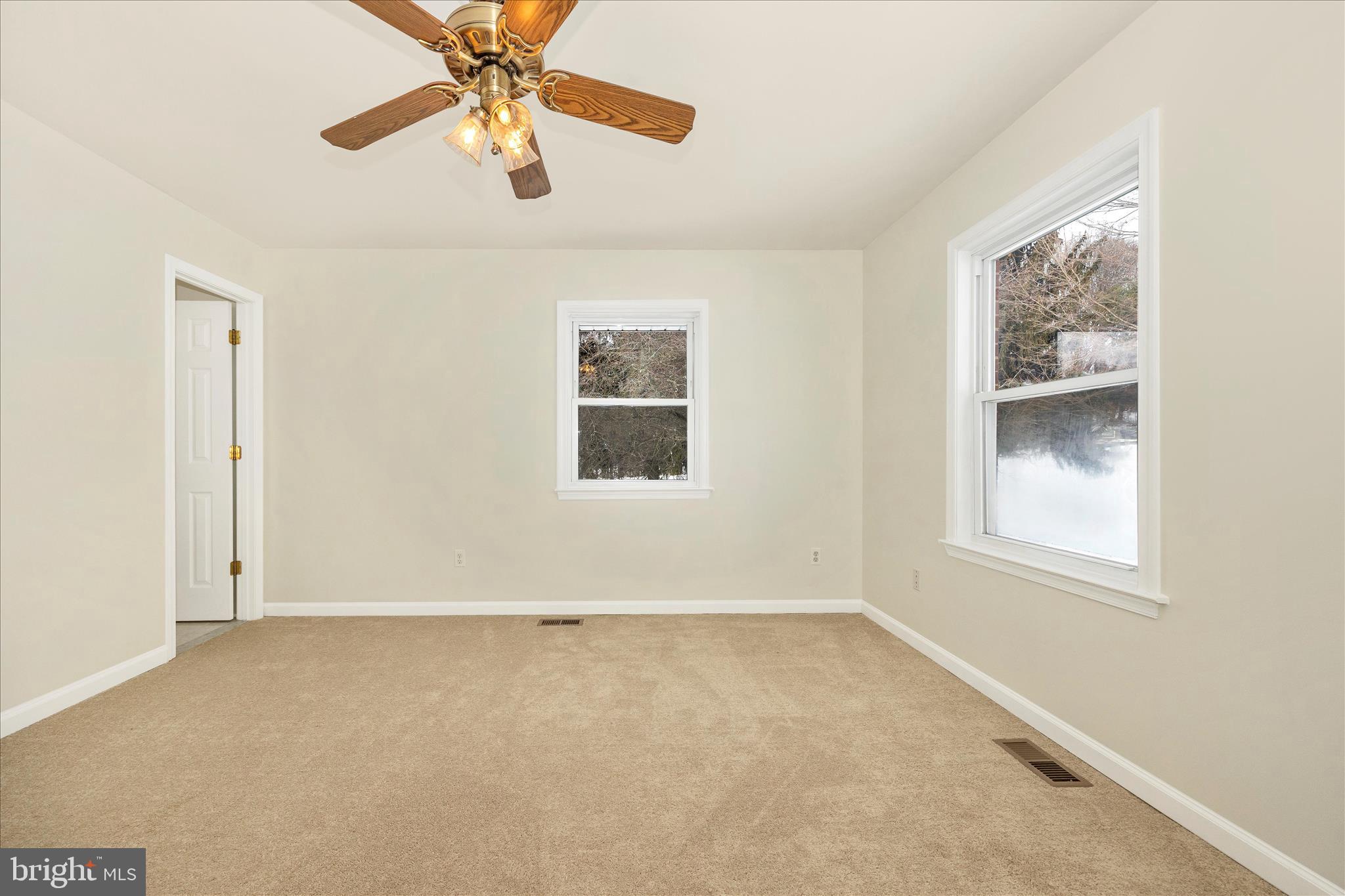 ROLLING HILLS - Residential