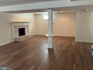 ROLLING HILLS - Residential