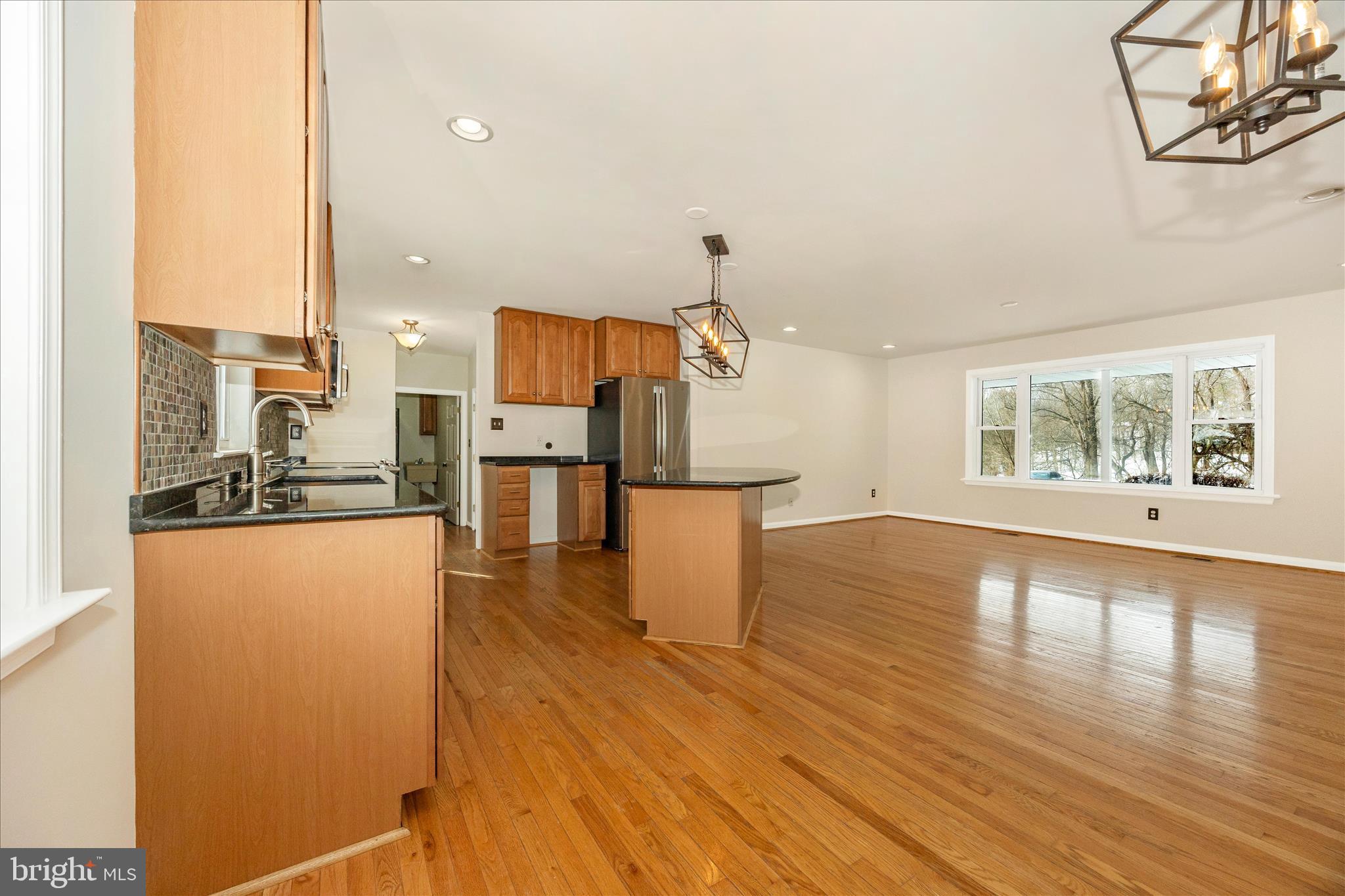 ROLLING HILLS - Residential