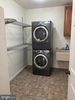 ROLLING HILLS - Residential