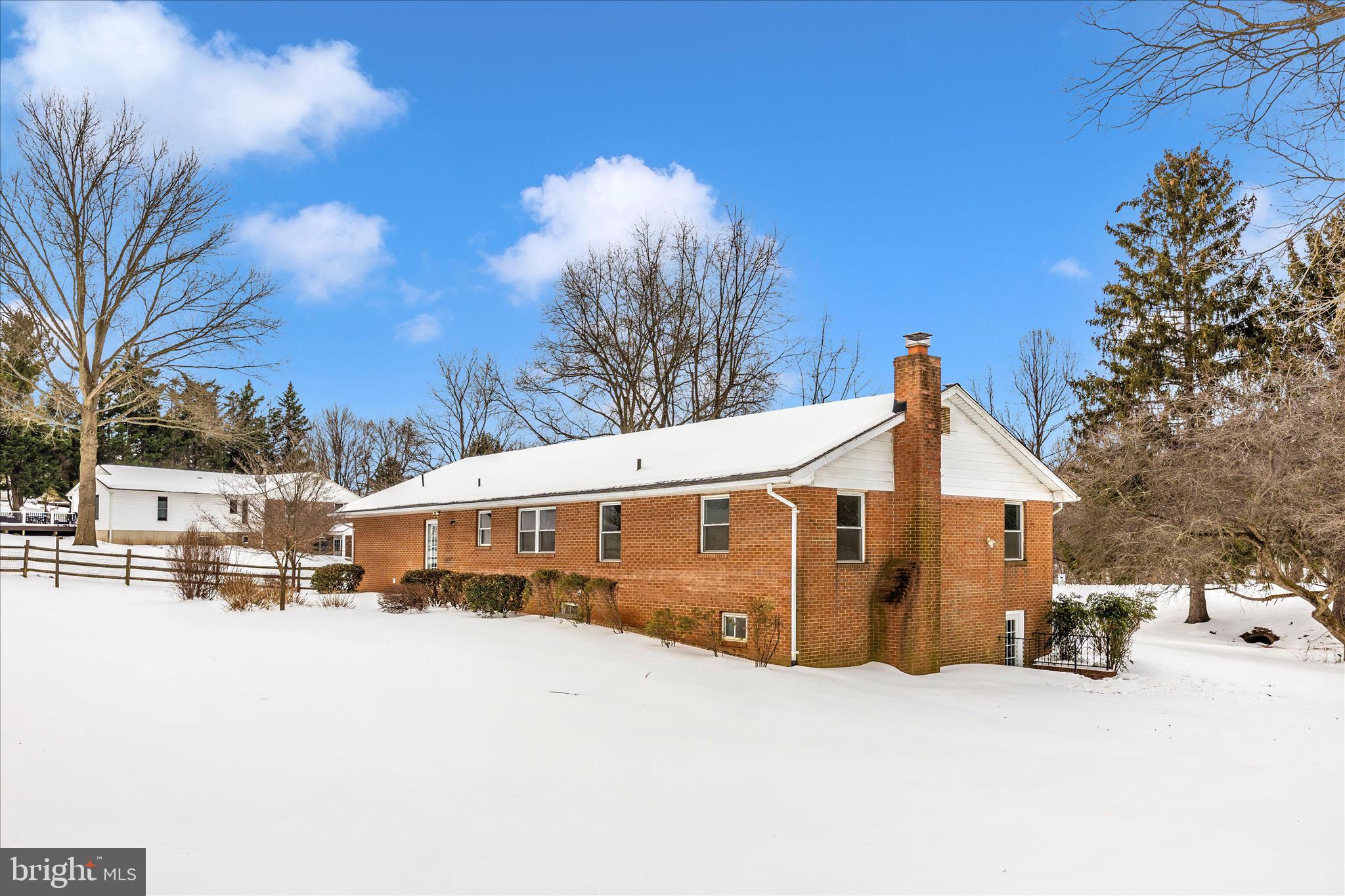 ROLLING HILLS - Residential
