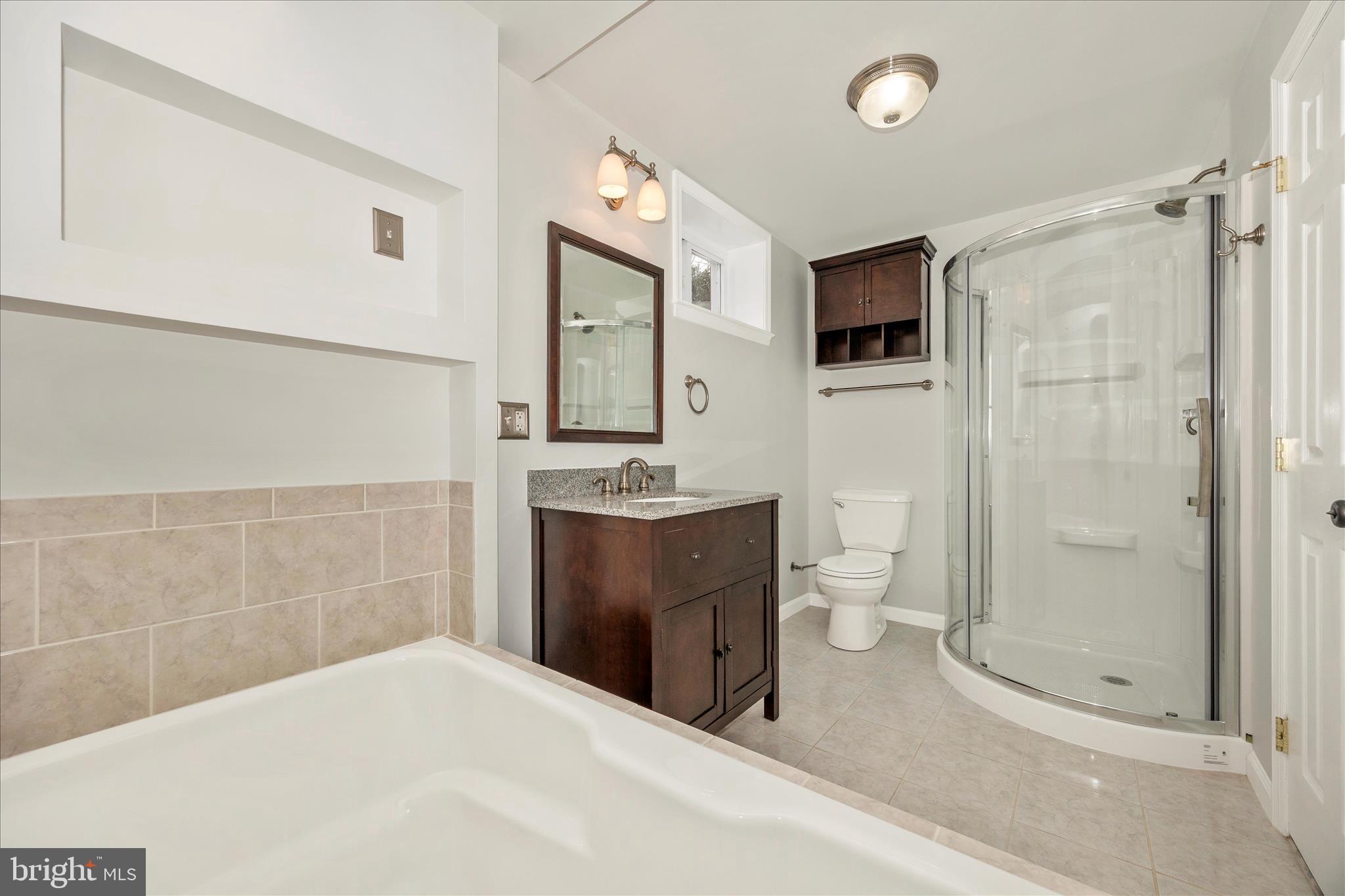 ROLLING HILLS - Residential