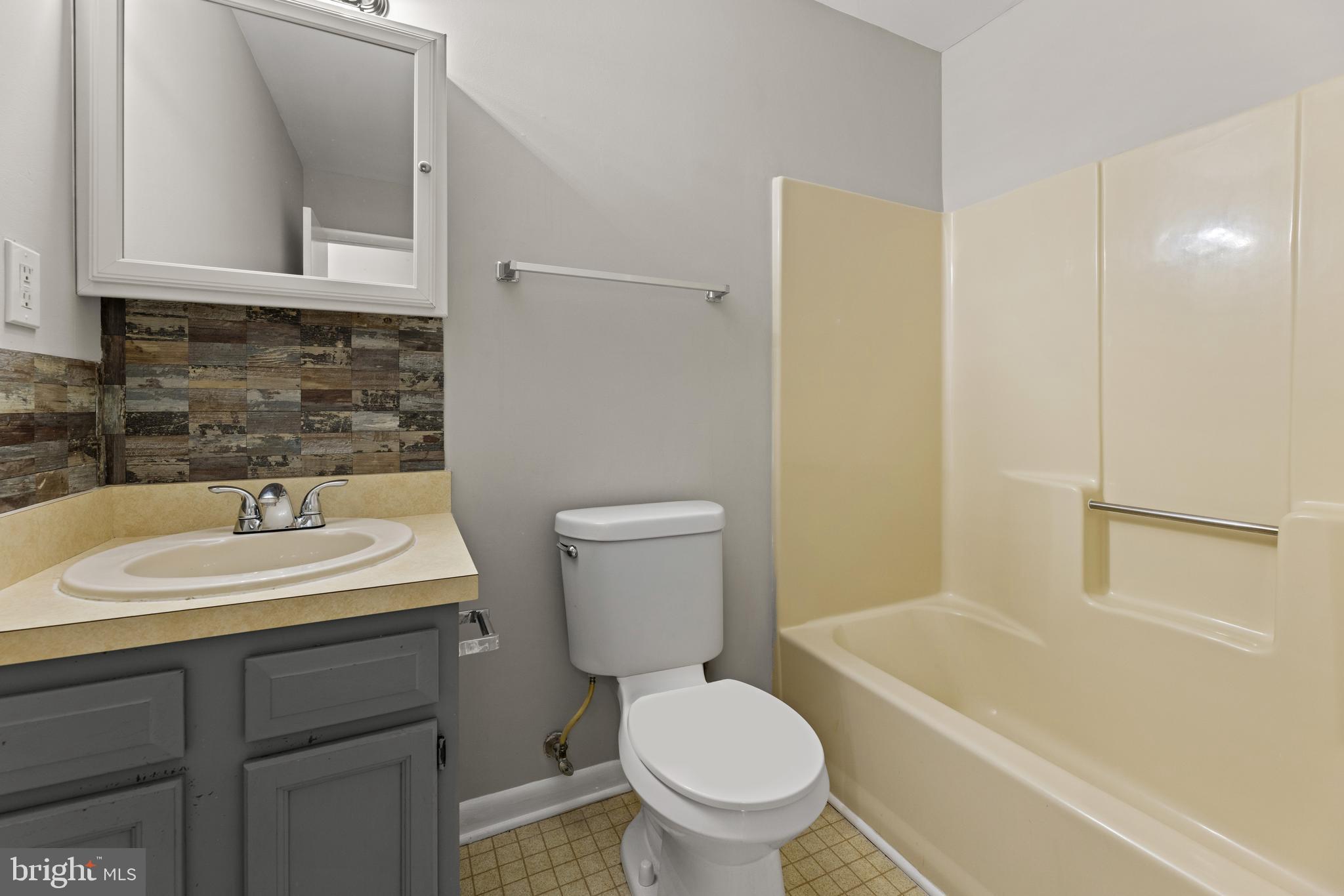BROADVIEW ACRES - Residential