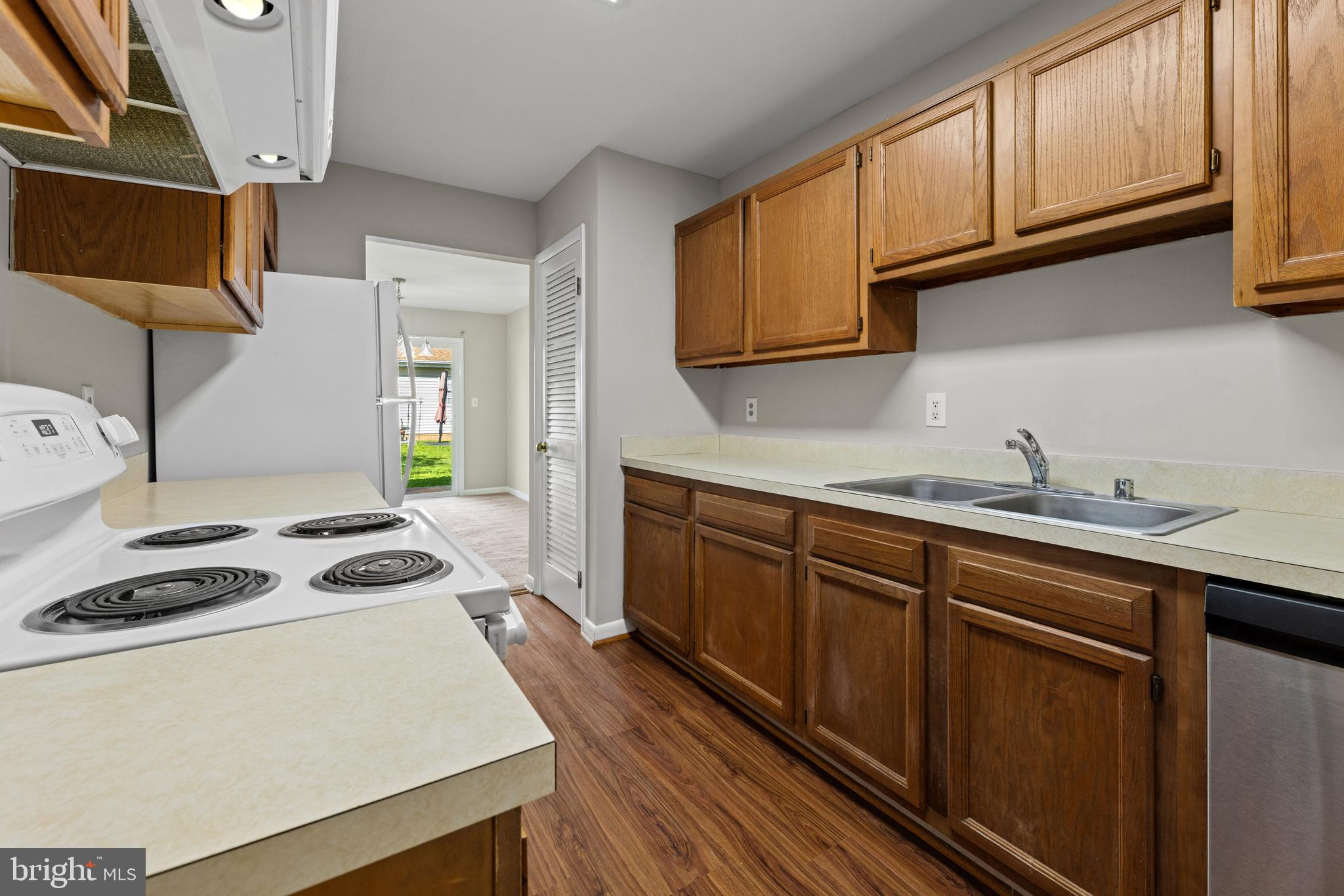 BROADVIEW ACRES - Residential