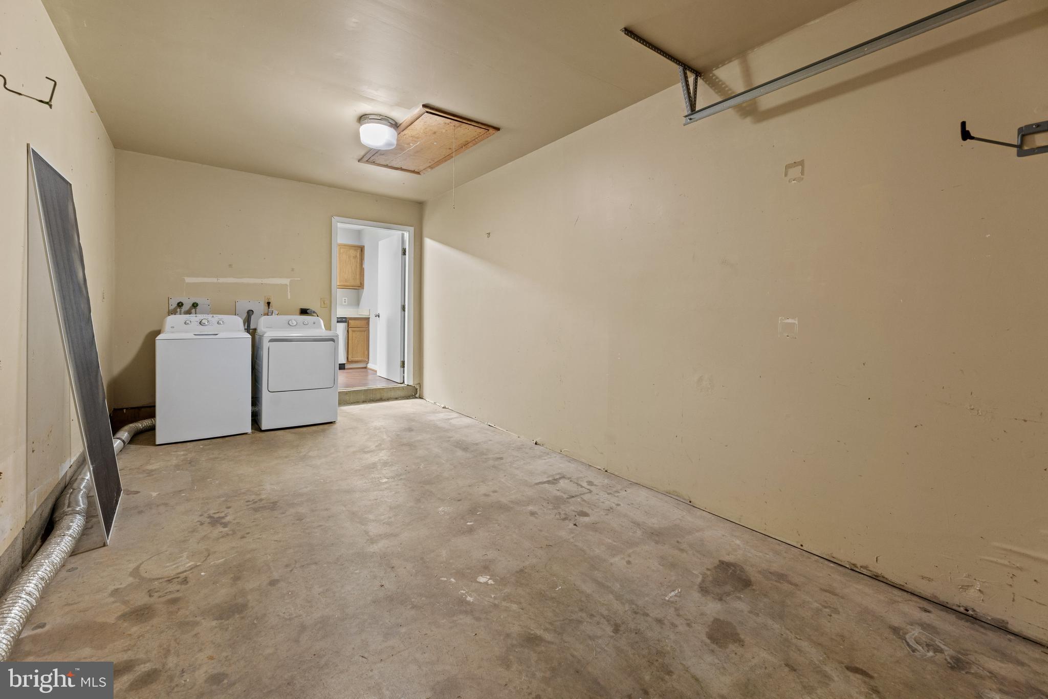BROADVIEW ACRES - Residential