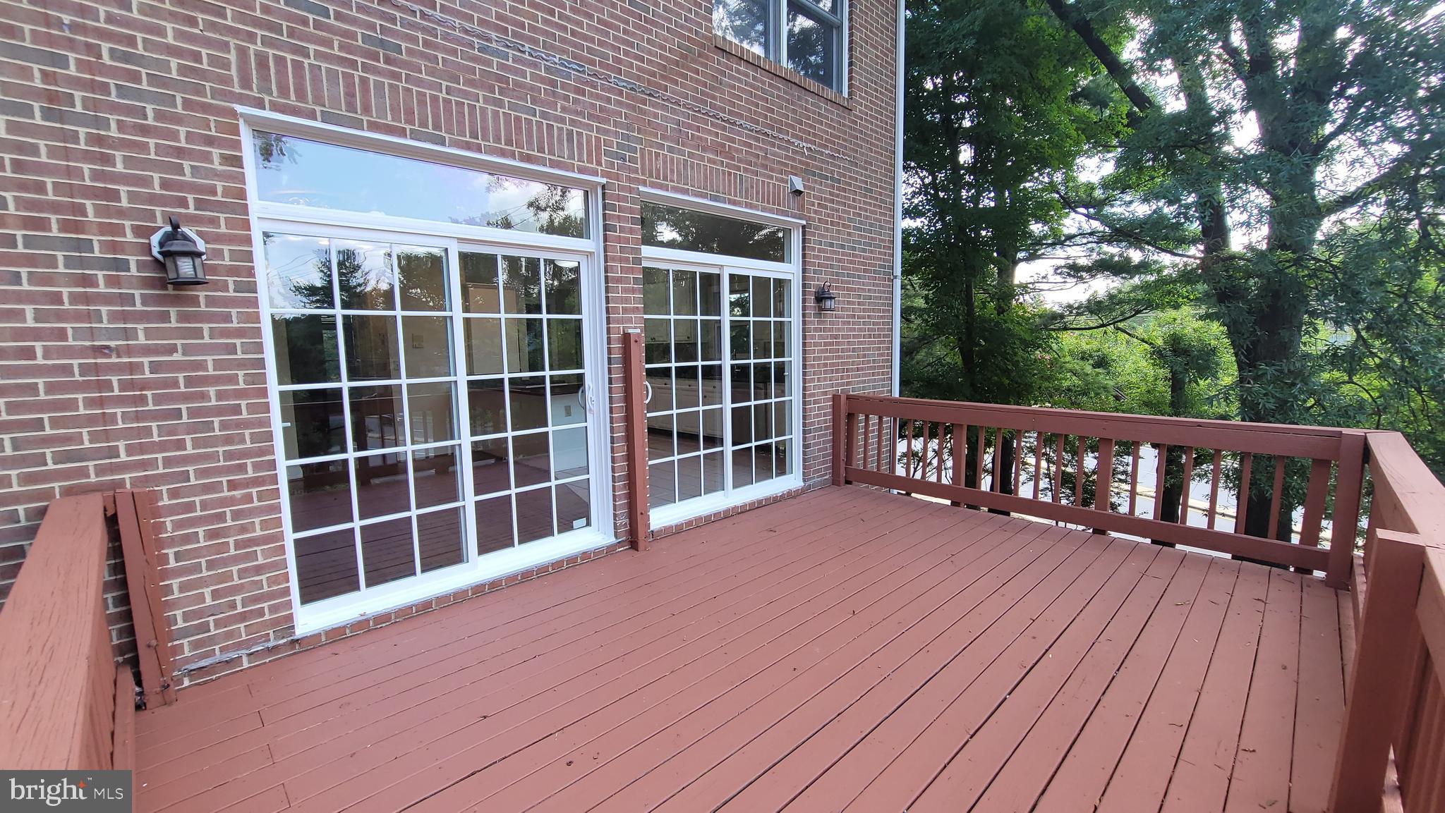 OAKTON CREST - Residential Lease