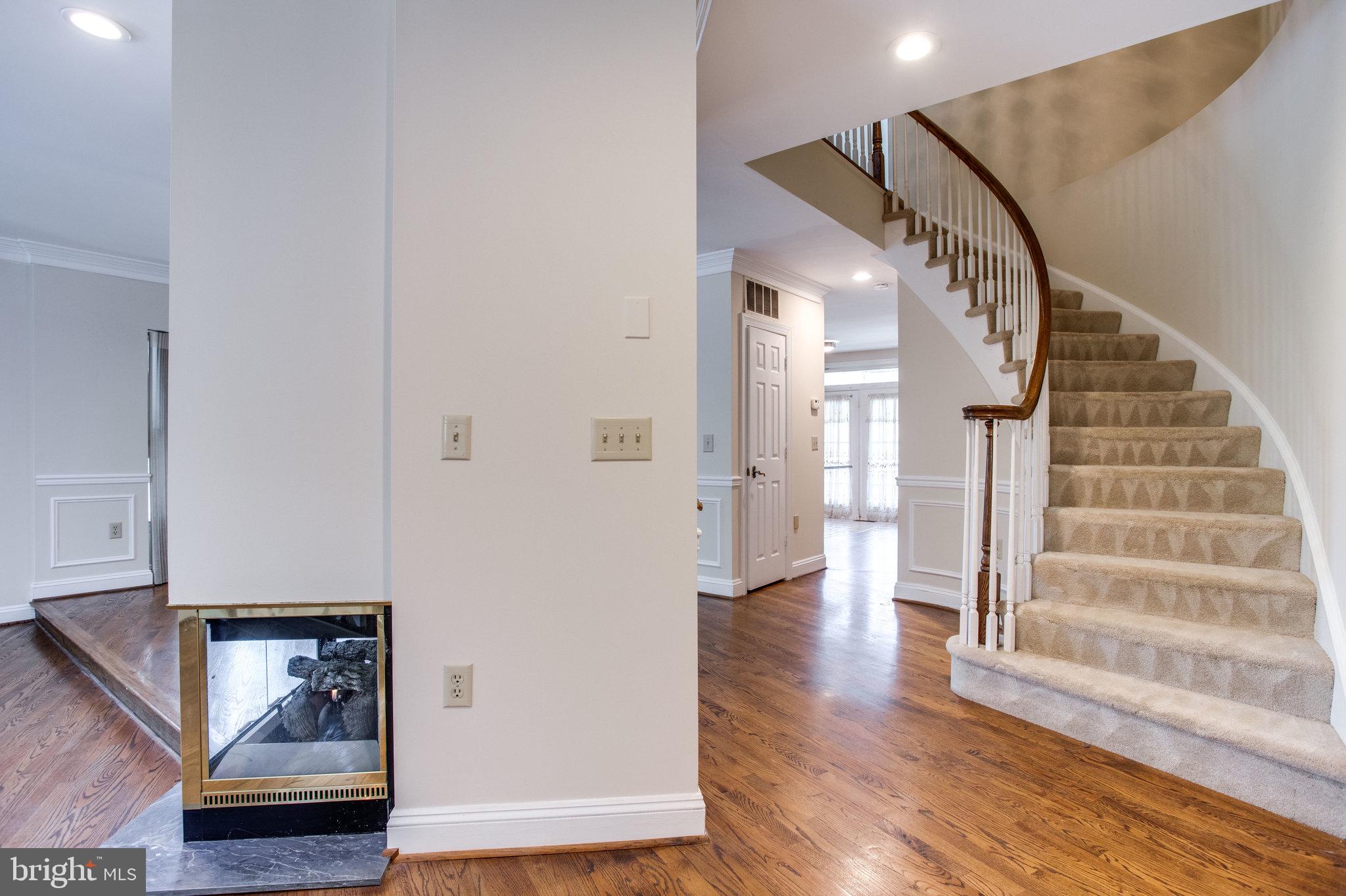 OAKTON CREST - Residential Lease