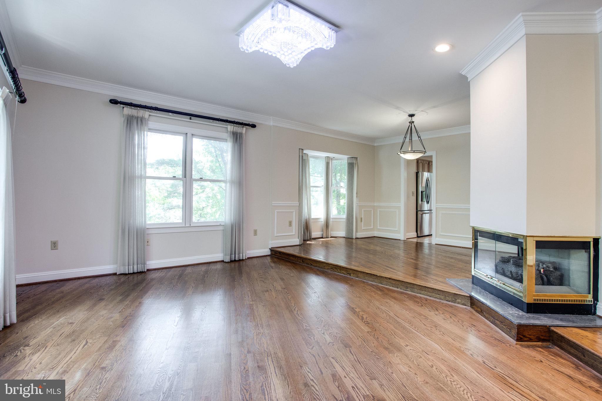 OAKTON CREST - Residential Lease